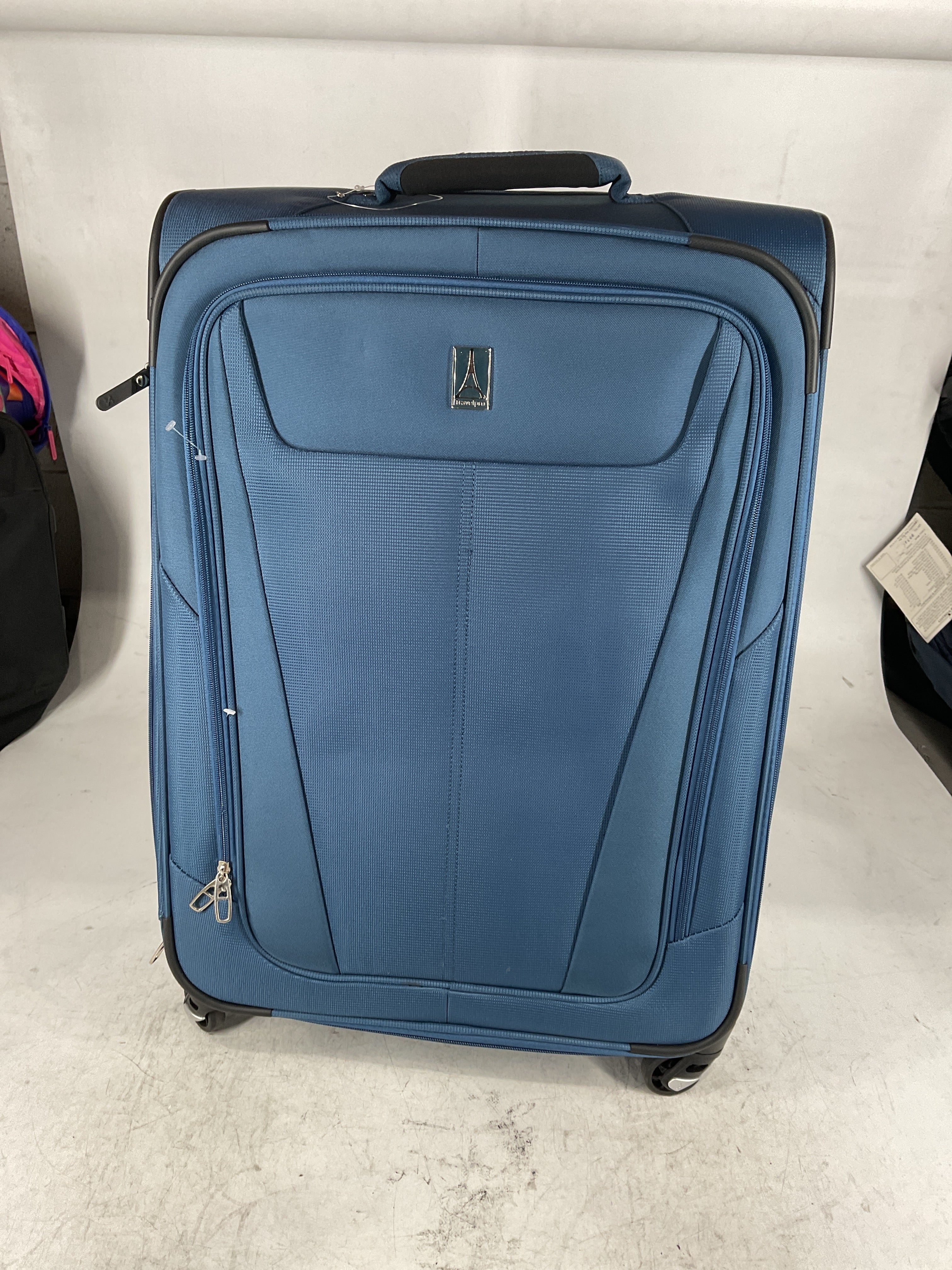 Travelpro Maxlite 5 Softside Expandable Luggage with 4 Spinner Wheels, Lightweight Suitcase, Men and Women U13