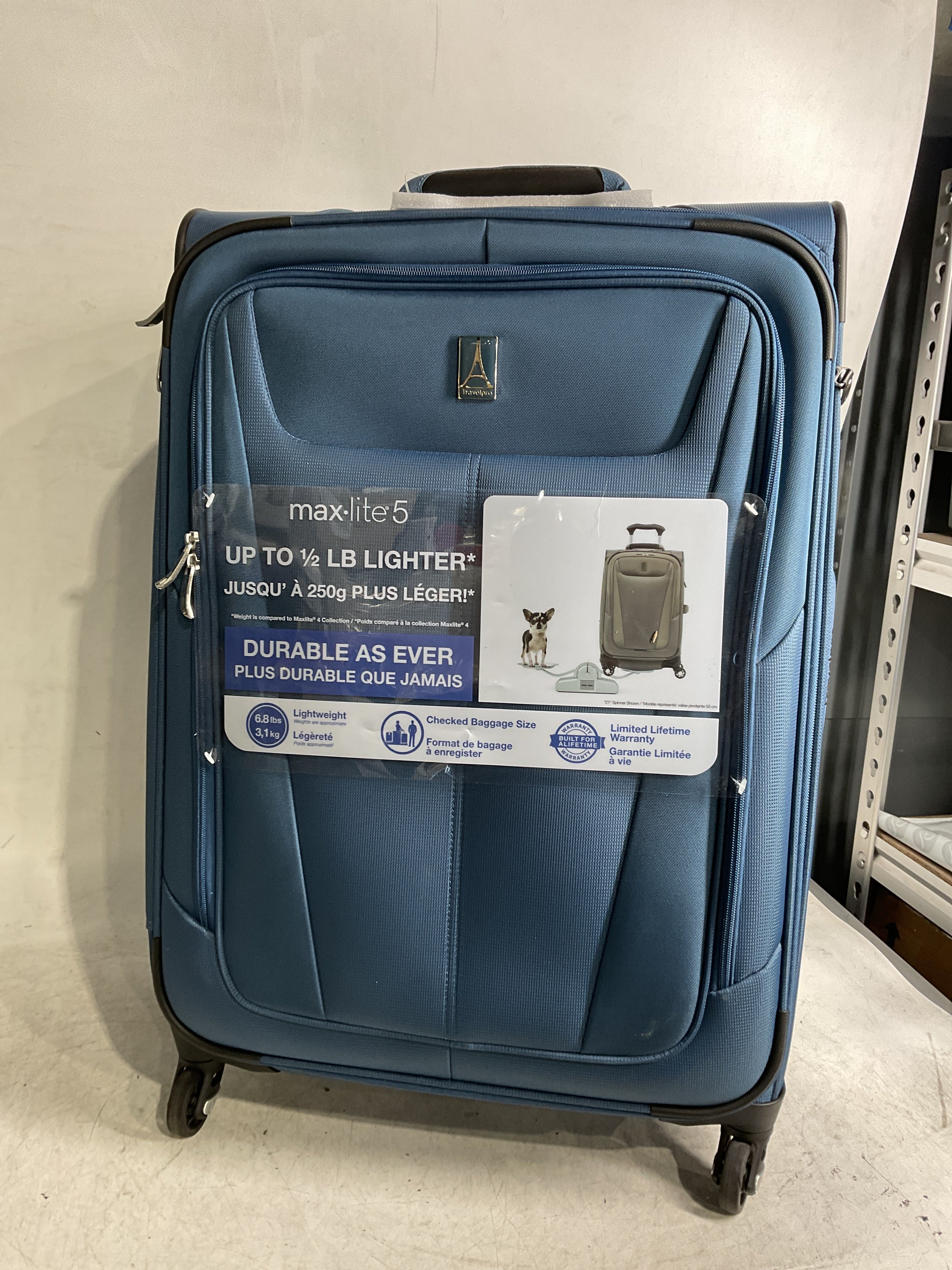 Travelpro Maxlite 5 Softside Expandable Luggage with 4 Spinner Wheels, Lightweight Suitcase, Men and Women ( Ensign Blue , Checked-Medium 25-Inch ) Ensign Blue Checked Medium 25 Inch U18