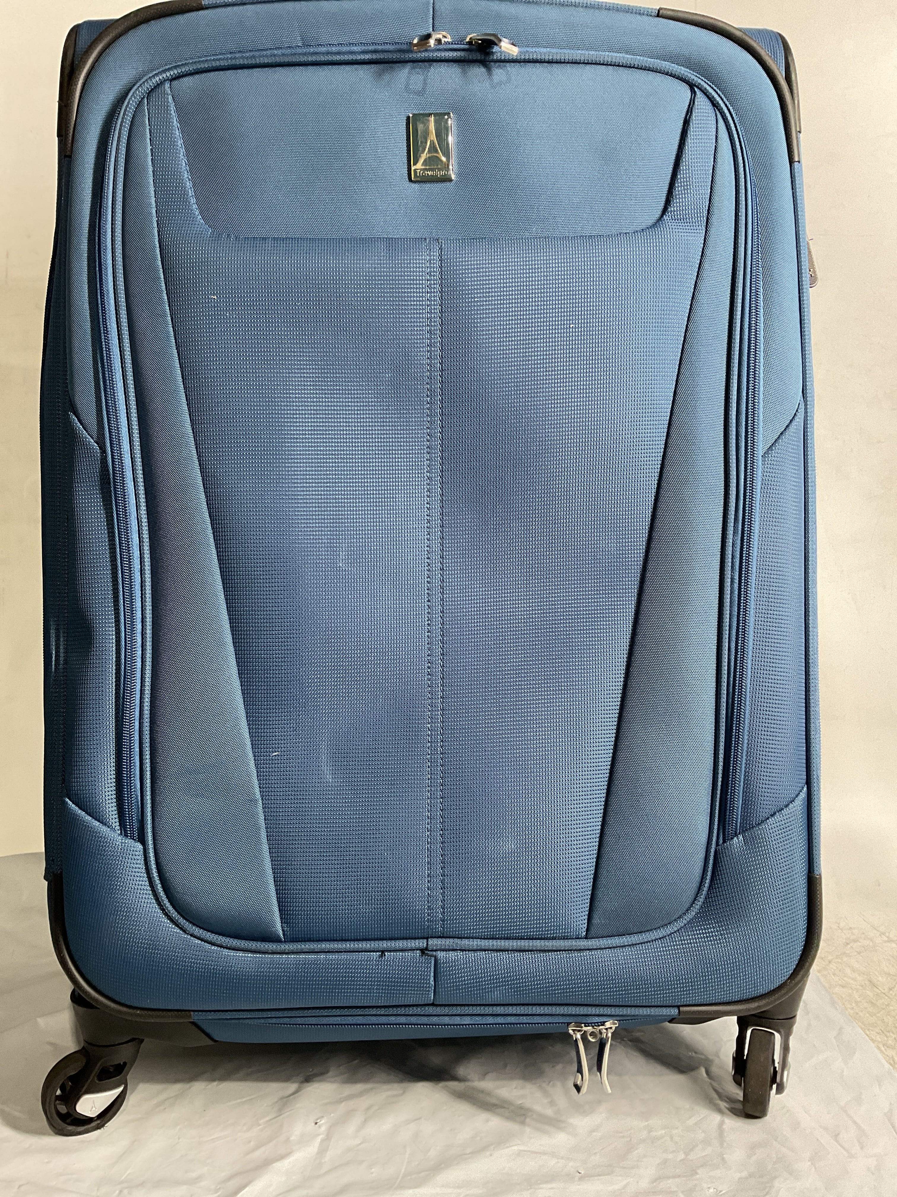 Travelpro Maxlite 5 Softside Expandable Luggage with 4 Spinner Wheels, Lightweight Suitcase, Men and Women ( Ensign Blue , Checked-Medium 25-Inch ) Ensign Blue Checked Medium 25 Inch U19
