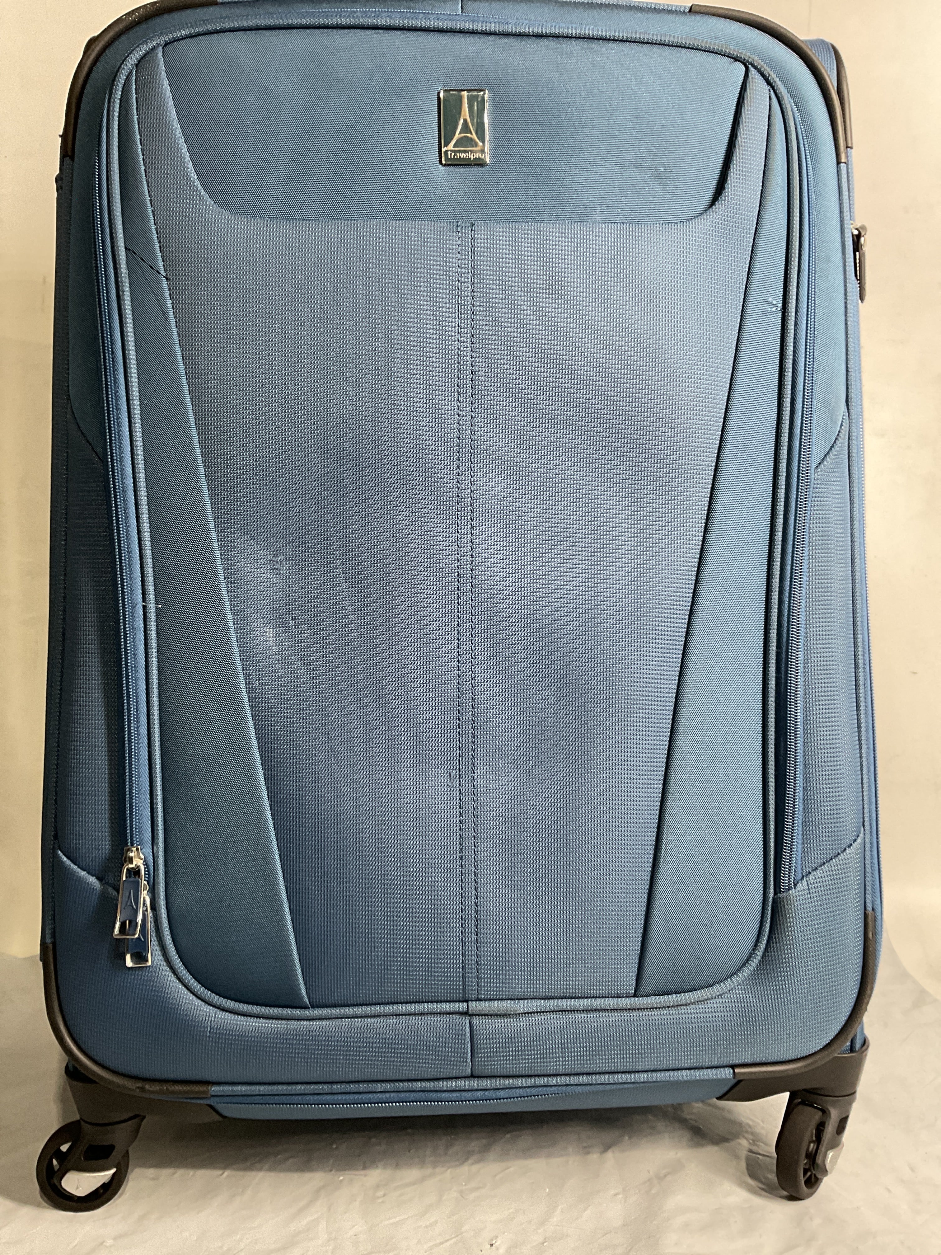 Travelpro Maxlite 5 Softside Expandable Luggage with 4 Spinner Wheels, Lightweight Suitcase, Men and Women ( Ensign Blue , Checked-Medium 25-Inch ) Ensign Blue Checked Medium 25 Inch U20
