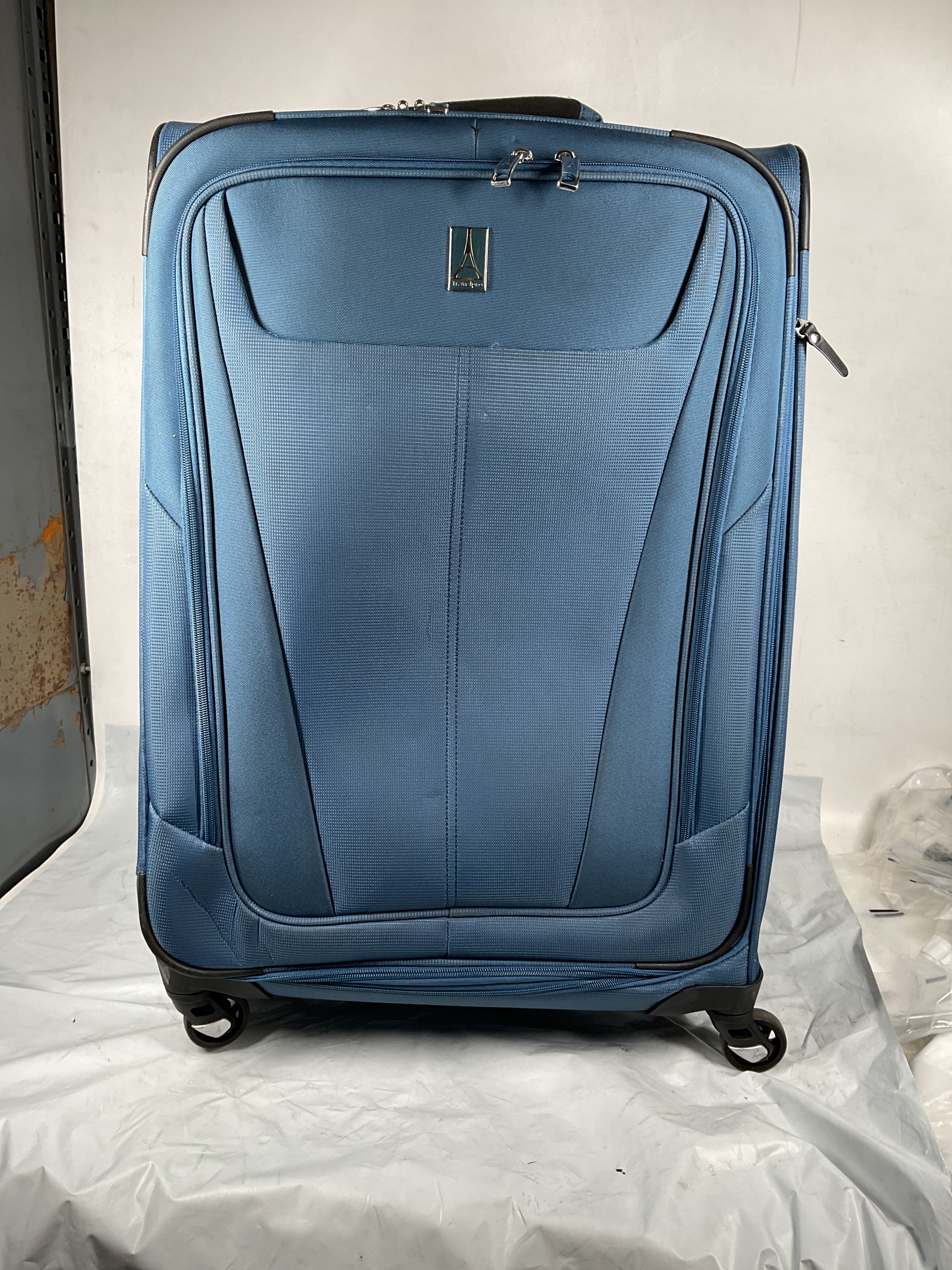Travelpro Maxlite 5 Softside Expandable Luggage with 4 Spinner Wheels, Lightweight Suitcase, Men and Women ( Ensign Blue , Checked-Medium 25-Inch ) Ensign Blue Checked Medium 25 Inch U30
