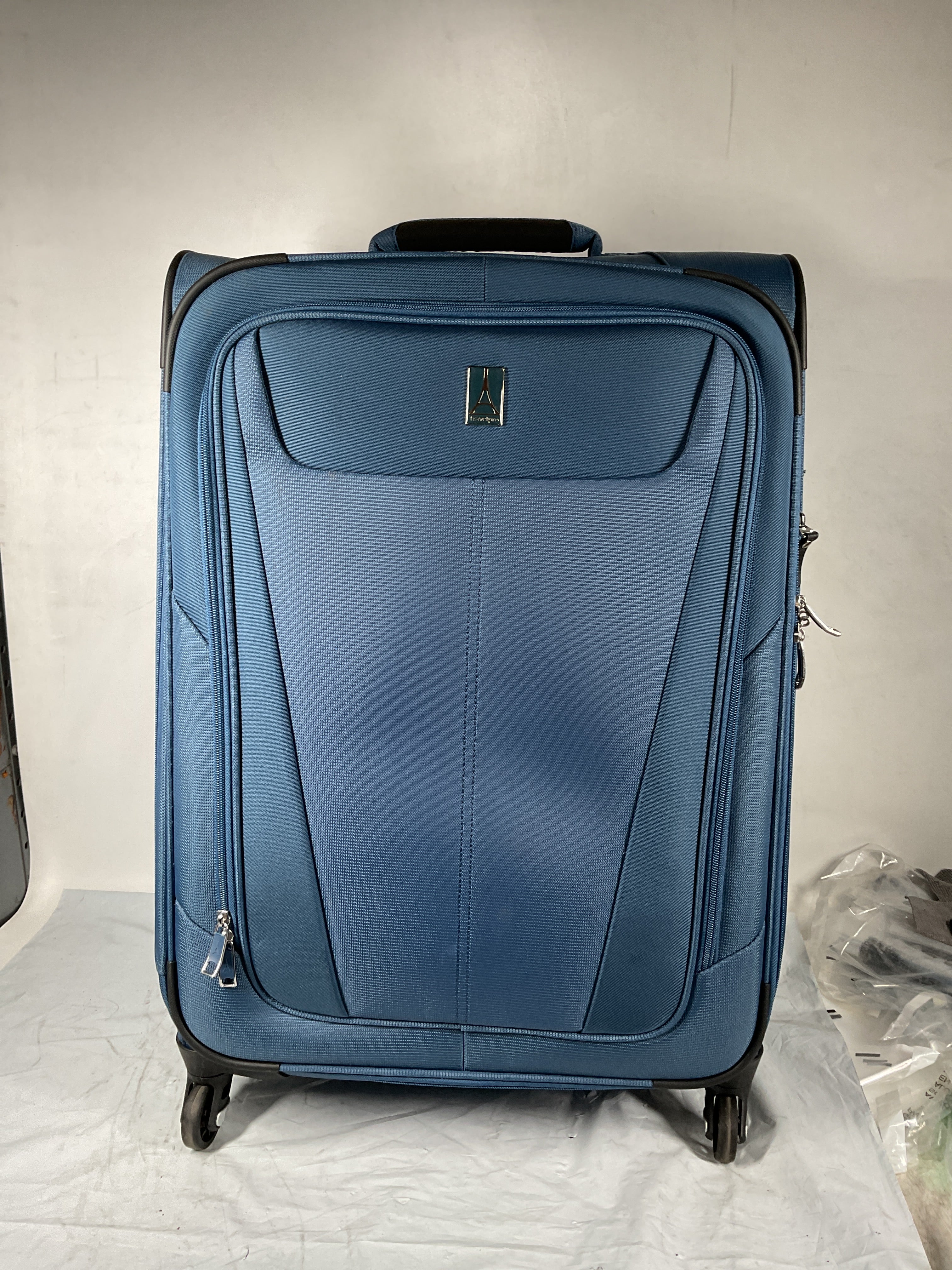 Travelpro Maxlite 5 Softside Expandable Luggage with 4 Spinner Wheels, Lightweight Suitcase, Men and Women ( Ensign Blue , Checked-Medium 25-Inch ) Ensign Blue Checked Medium 25 Inch U31
