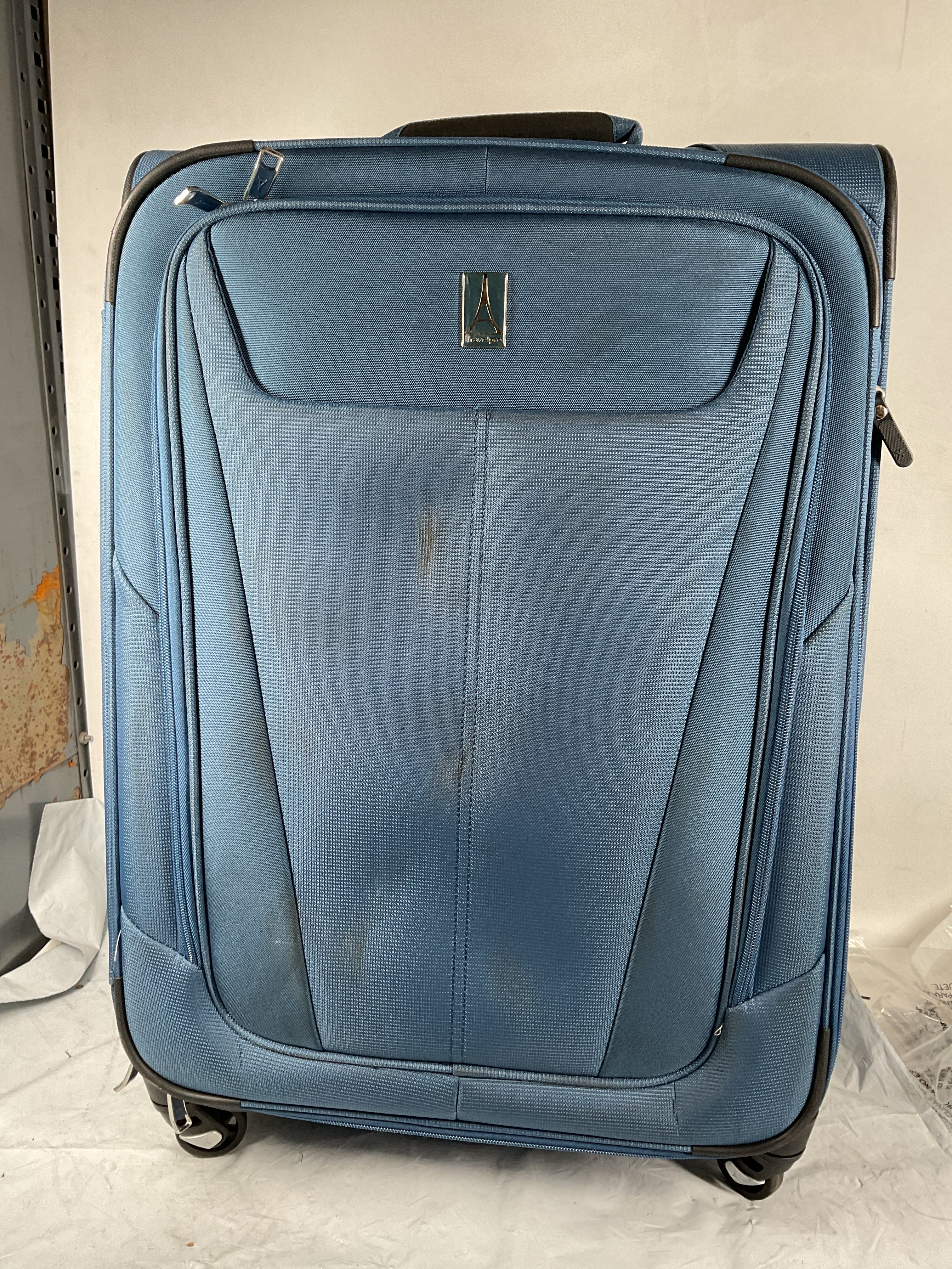 Travelpro Maxlite 5 Softside Expandable Luggage with 4 Spinner Wheels, Lightweight Suitcase, Men and Women ( Ensign Blue , Checked-Medium 25-Inch ) Ensign Blue Checked Medium 25 Inch U33