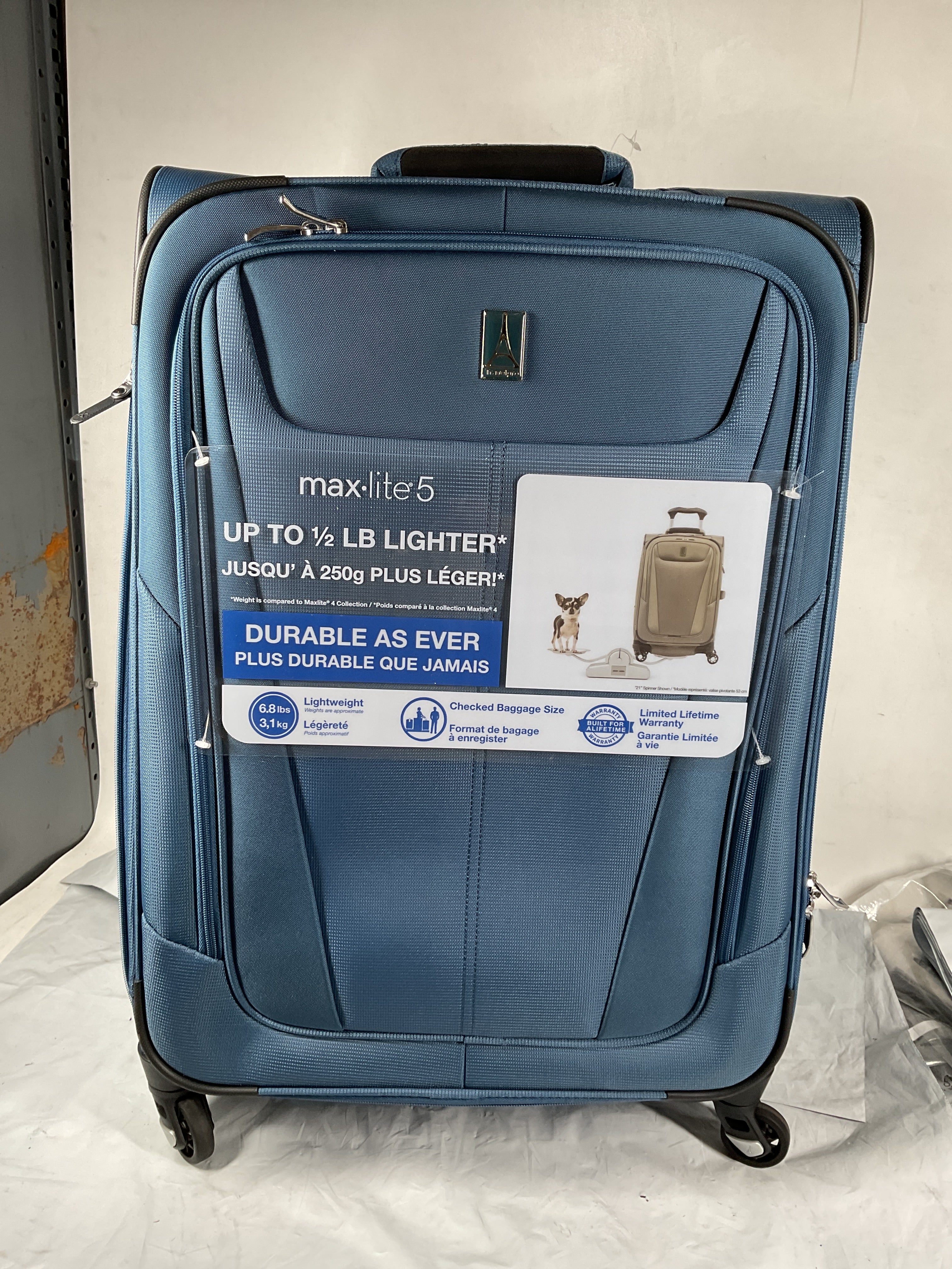 Travelpro Maxlite 5 Softside Expandable Luggage with 4 Spinner Wheels, Lightweight Suitcase, Men and Women ( Ensign Blue , Checked-Medium 25-Inch ) Ensign Blue Checked Medium 25 Inch U35