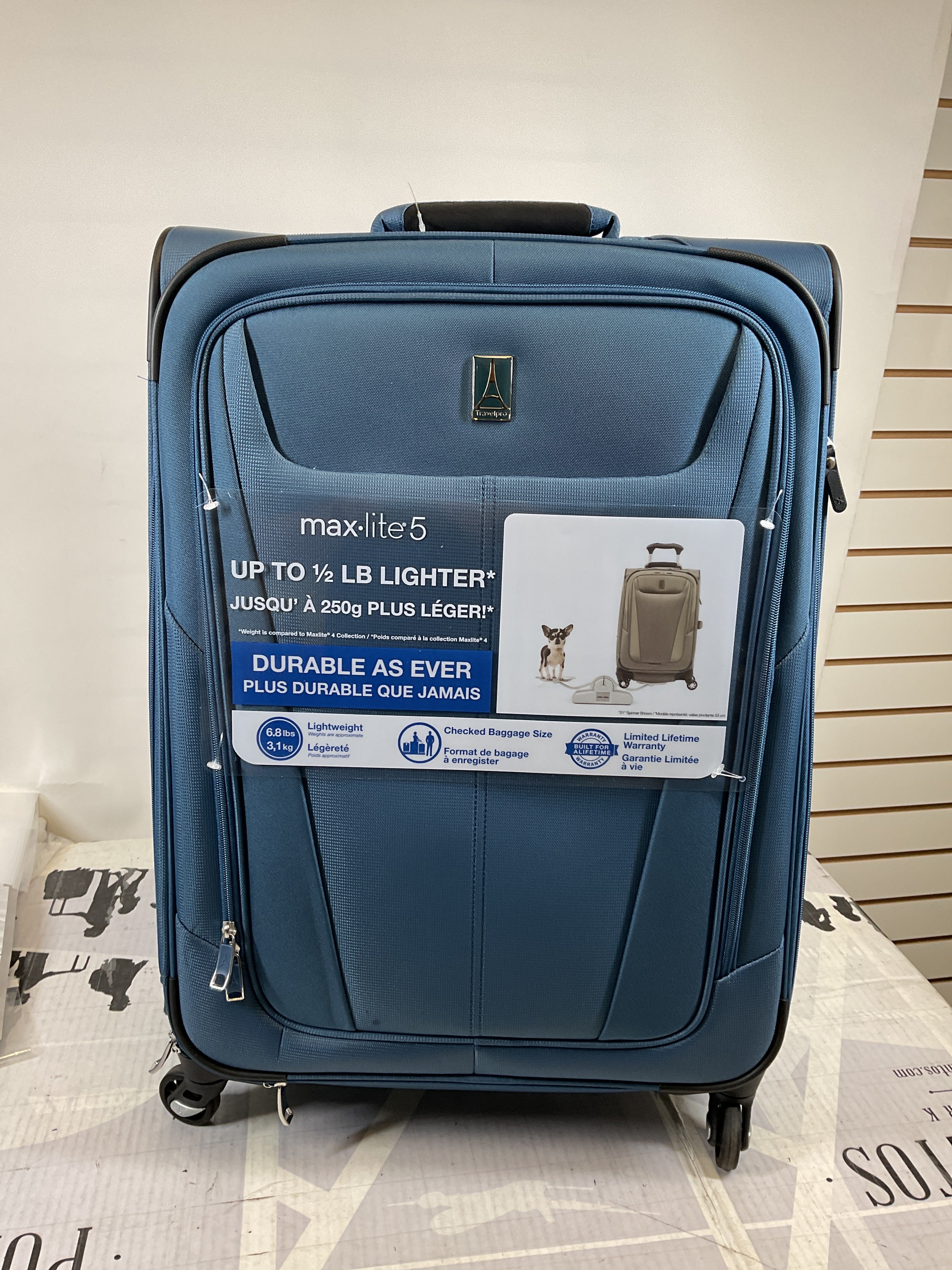 Travelpro Maxlite 5 Softside Expandable Luggage with 4 Spinner Wheels, Lightweight Suitcase, Men and Women ( Ensign Blue , Checked-Medium 25-Inch ) Ensign Blue Checked Medium 25 Inch U39
