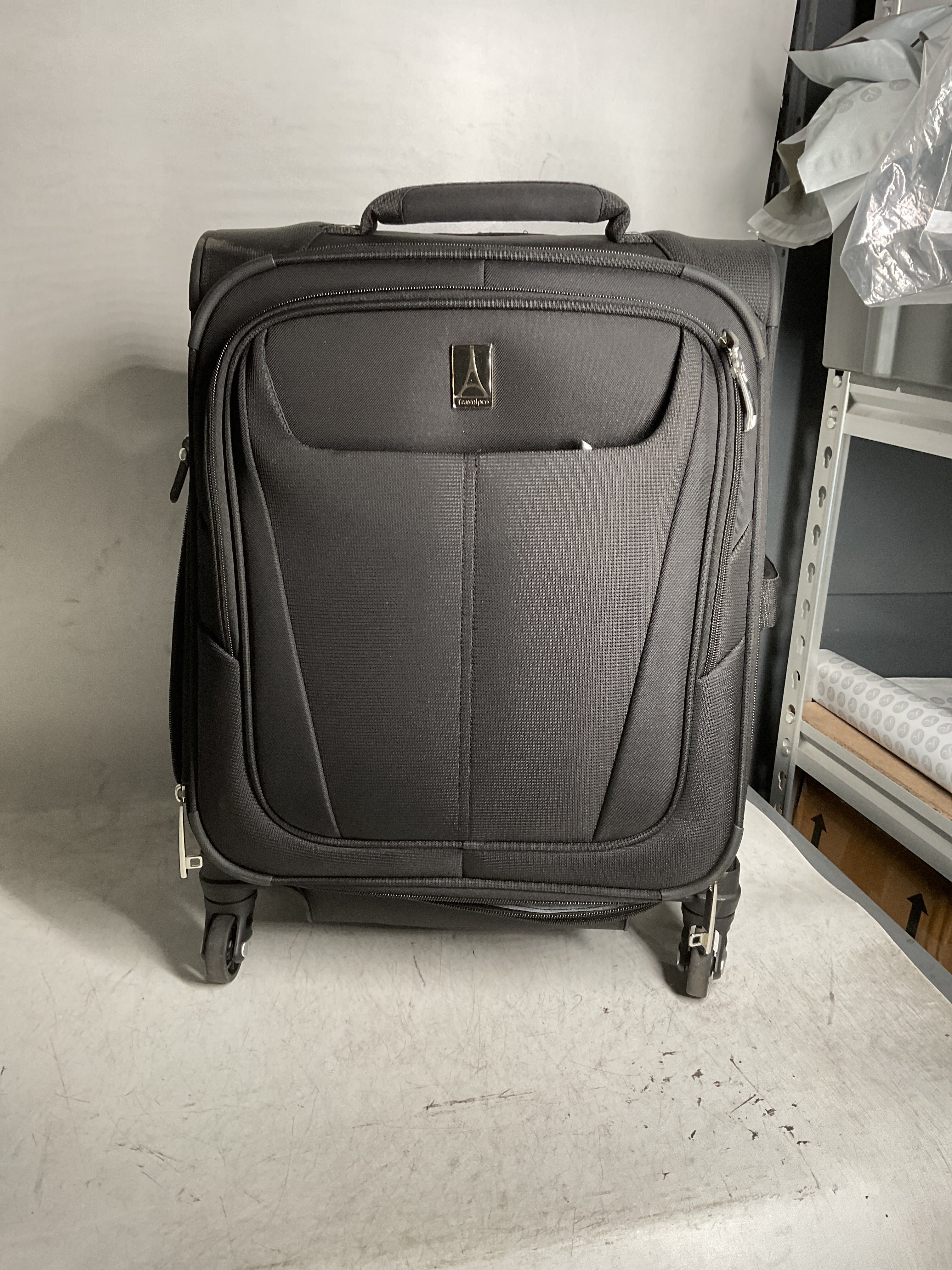 Travelpro Maxlite 5 Softside Expandable Luggage with 4 Spinner Wheels, Lightweight Suitcase, Men and Women ( Black , Carry-on 19-Inch ) Black Carry On 19 Inch U9