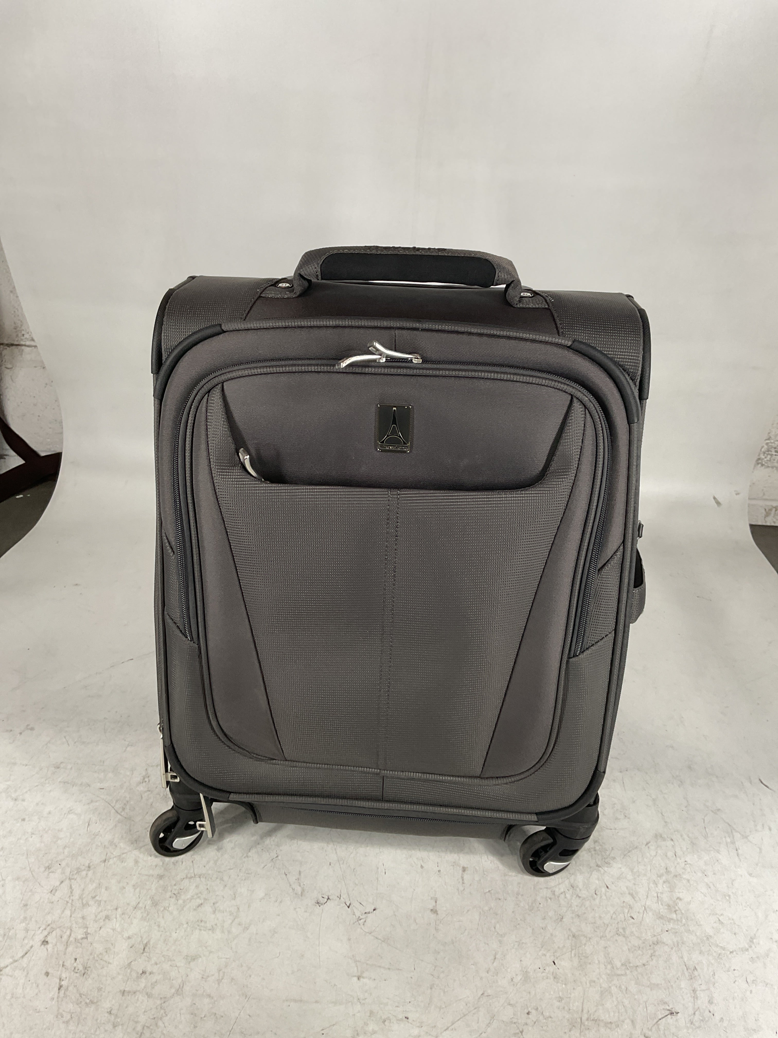 Travelpro Maxlite 5 Softside Expandable Luggage with 4 Spinner Wheels, Lightweight Suitcase, Men and Women U1