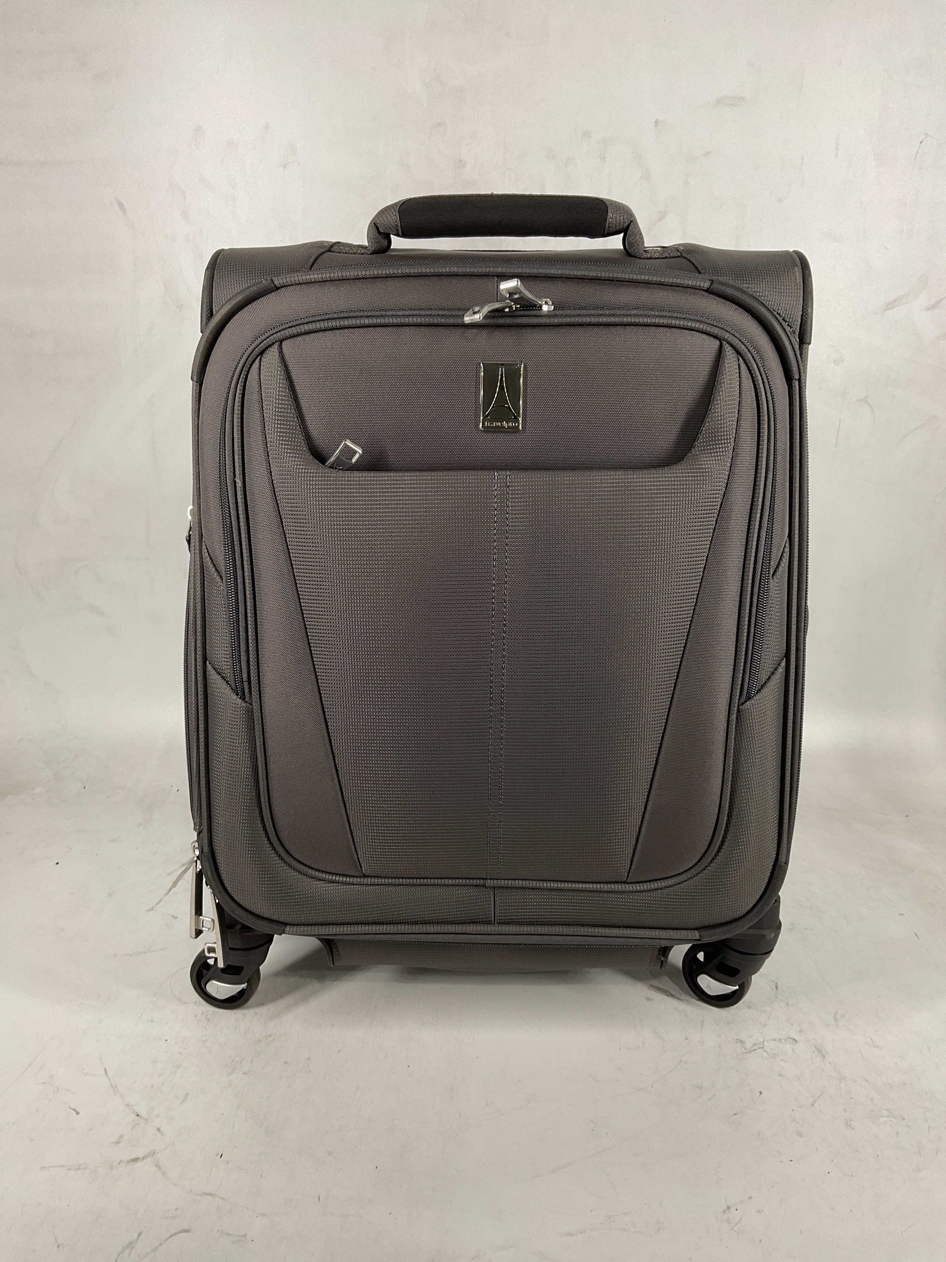 Travelpro Maxlite 5 Softside Expandable Luggage with 4 Spinner Wheels, Lightweight Suitcase, Men and Women Shadow Grey Carry On 19 Inch U3