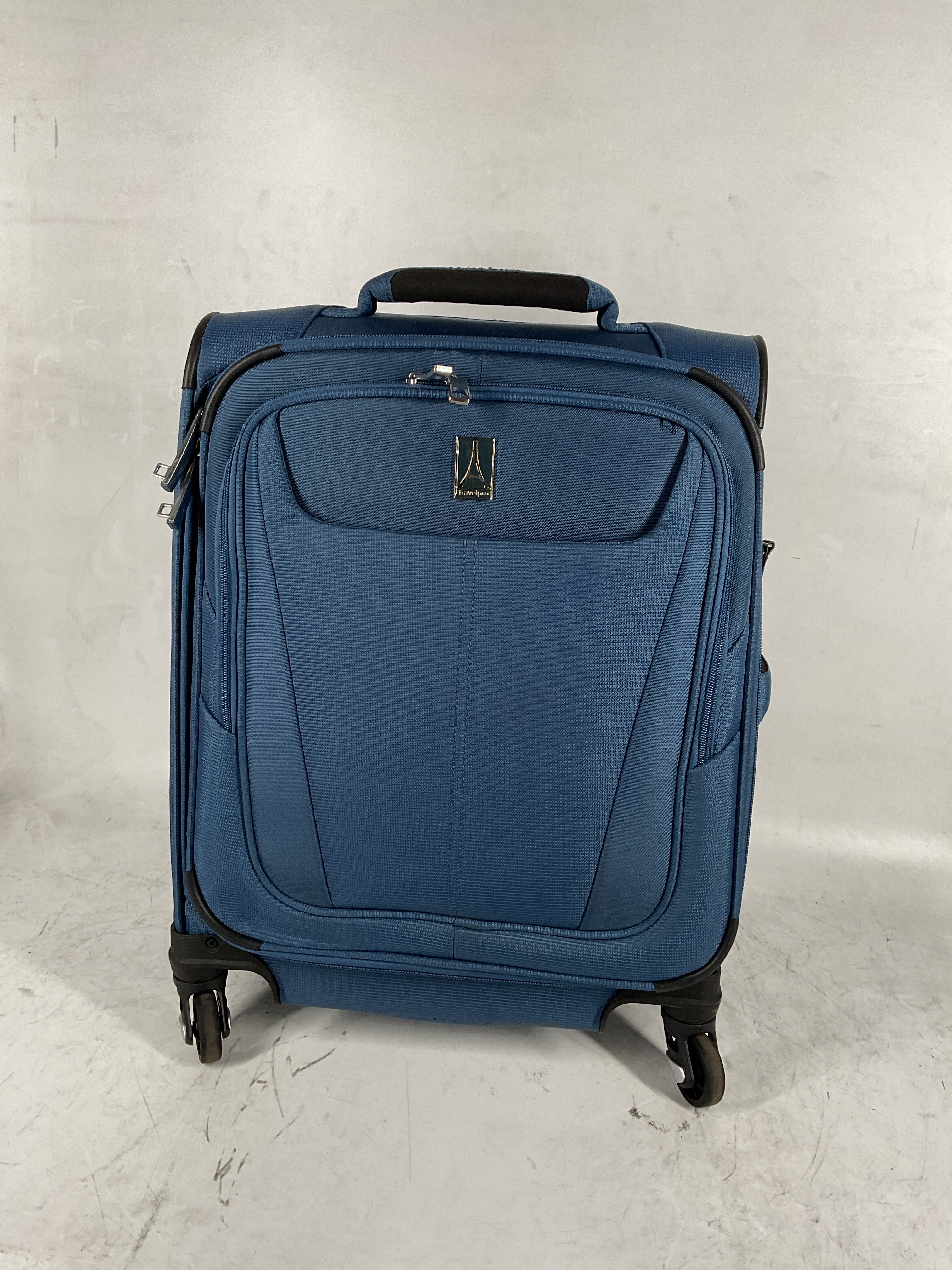 Travelpro Maxlite 5 Softside Expandable Luggage with 4 Spinner Wheels, Lightweight Suitcase, Men and Women Ensign Blue Carry On 19 Inch U6