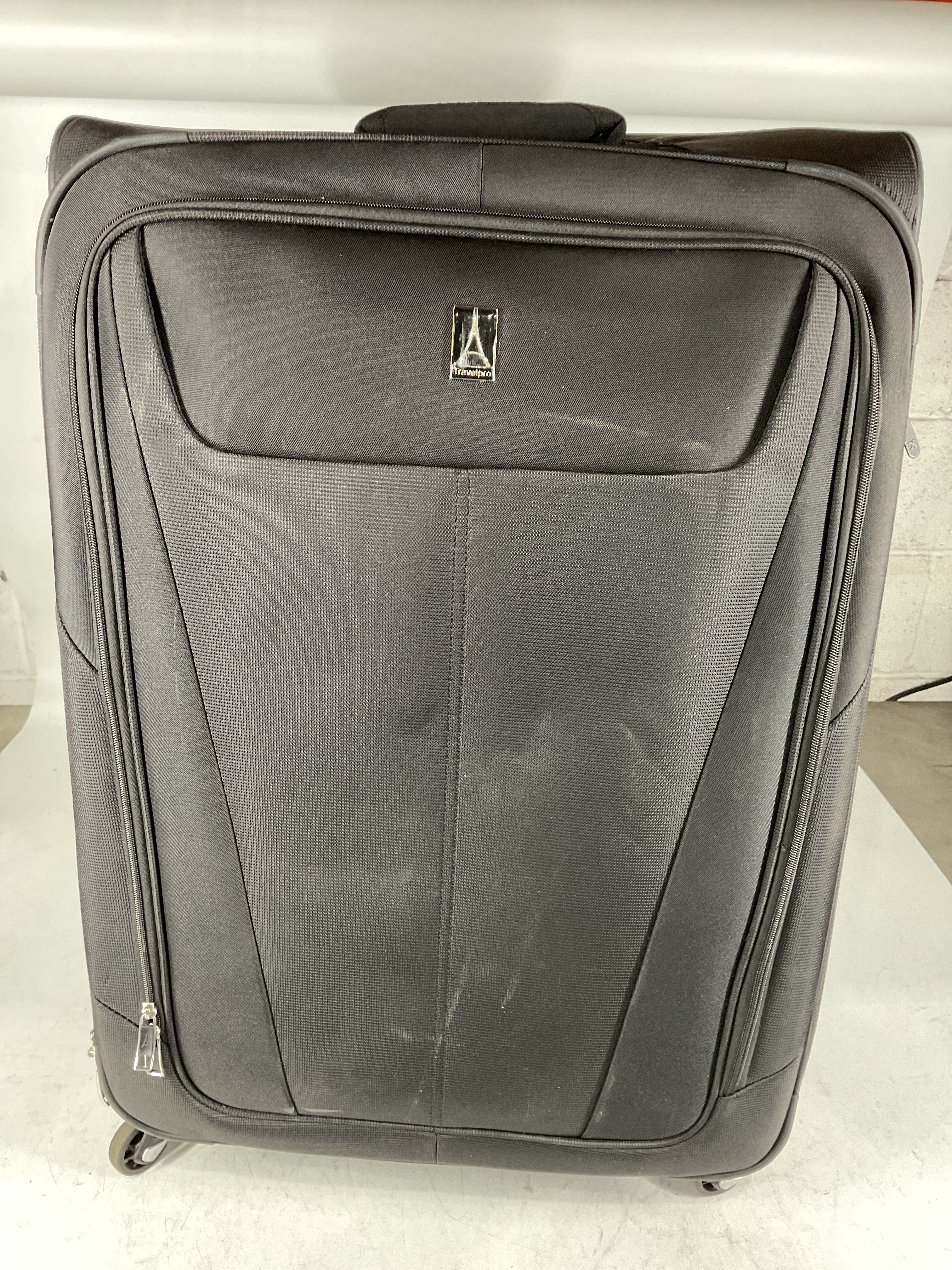Travelpro Maxlite 5 Softside Expandable Luggage with 4 Spinner Wheels, Lightweight Suitcase, Men and Women U15