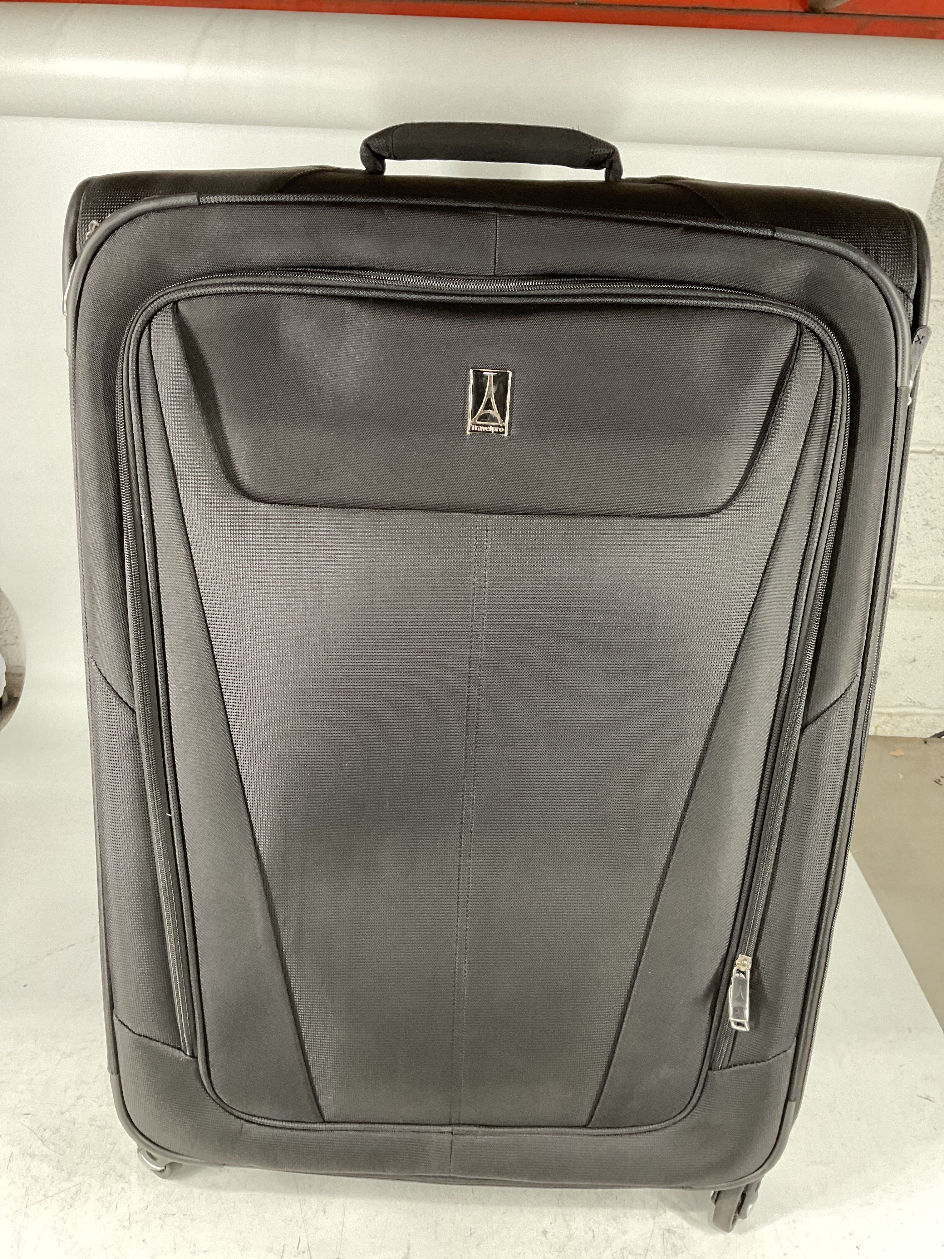 Travelpro Maxlite 5 Softside Expandable Luggage with 4 Spinner Wheels, Lightweight Suitcase, Men and Women U20