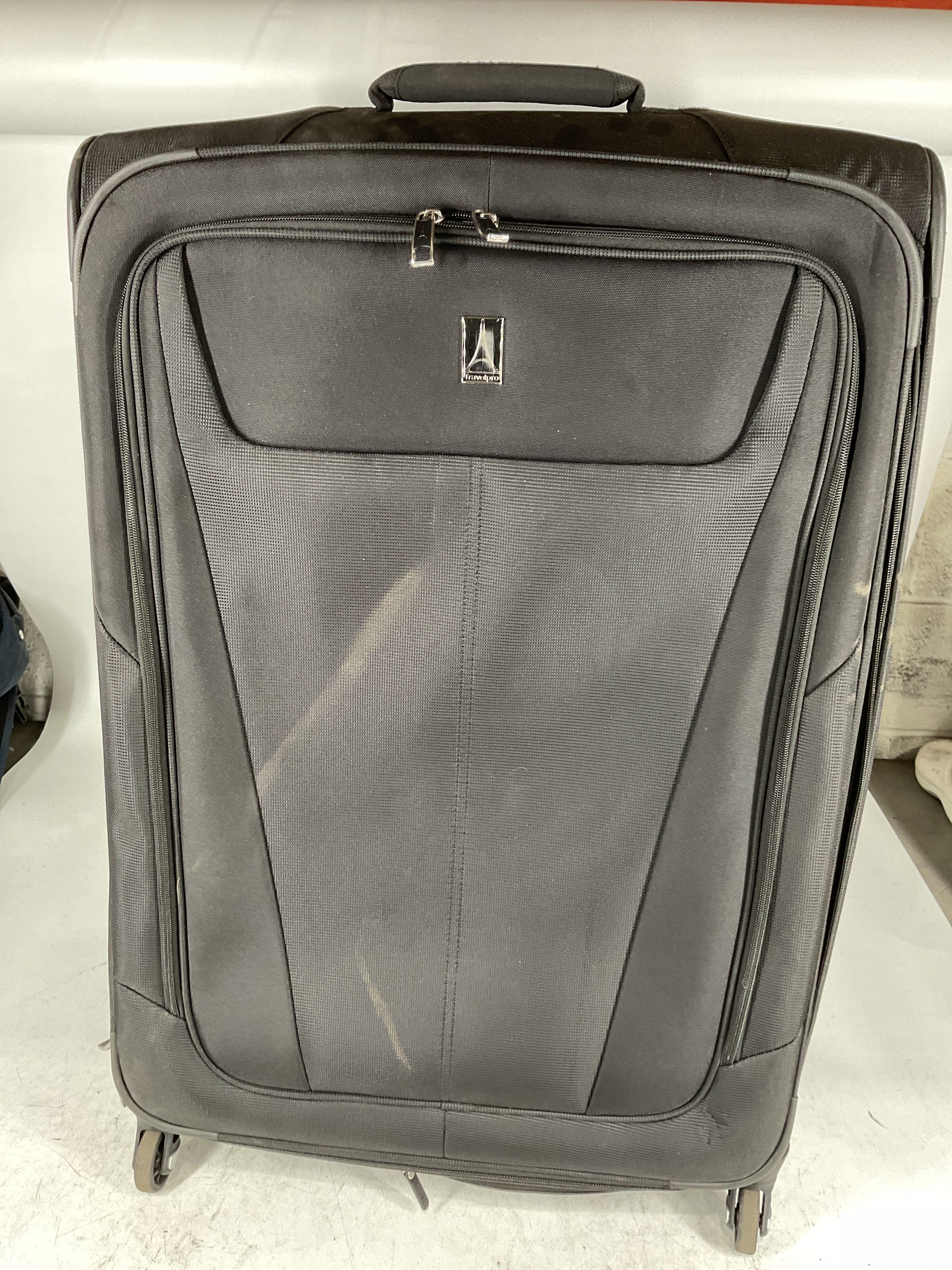Travelpro Maxlite 5 Softside Expandable Luggage with 4 Spinner Wheels, Lightweight Suitcase, Men and Women U22