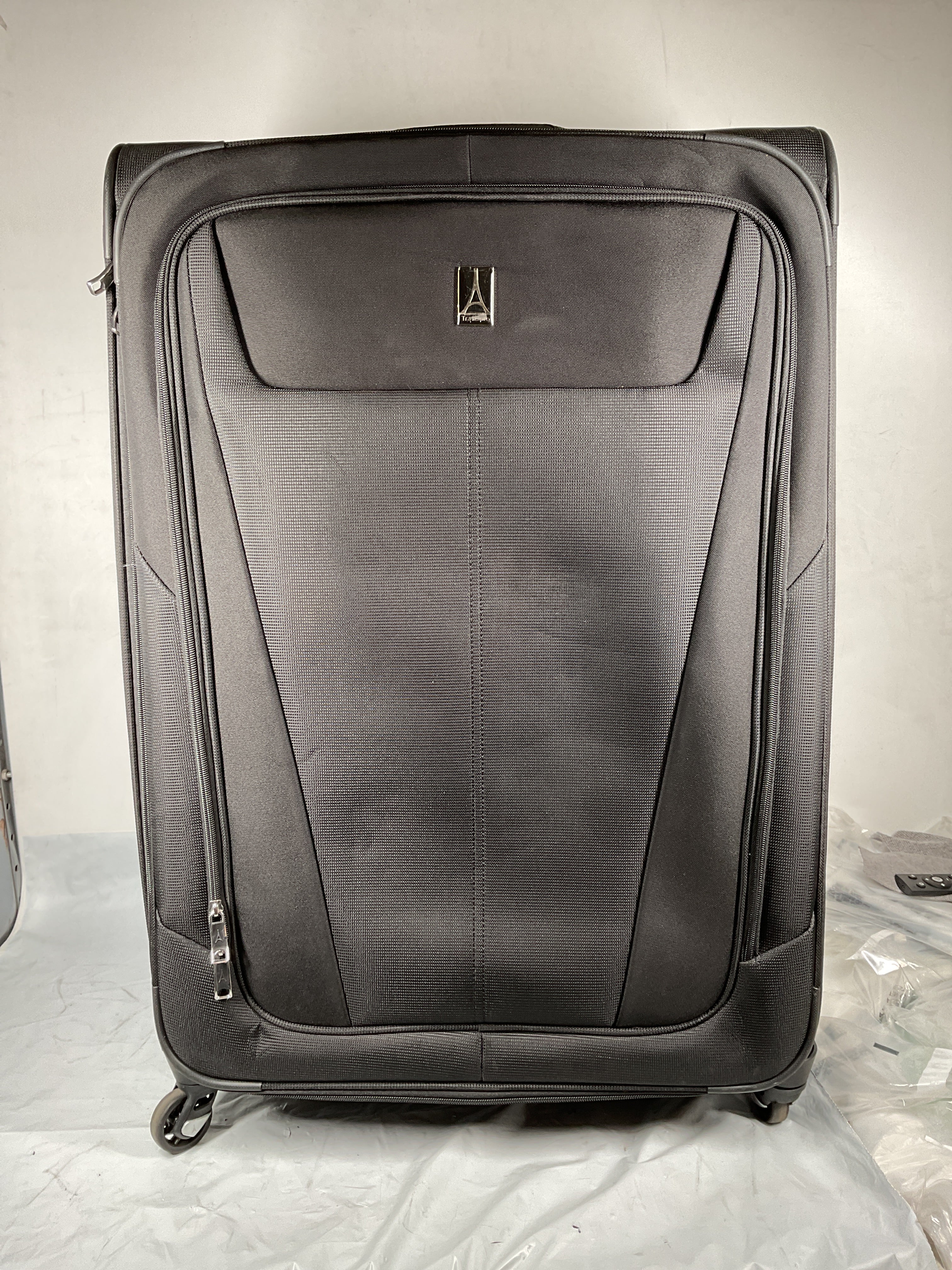 Travelpro Maxlite 5 Softside Expandable Luggage with 4 Spinner Wheels, Lightweight Suitcase, Men and Women ( Black , Checked-Large 29-Inch ) Black Checked Large 29 Inch U39