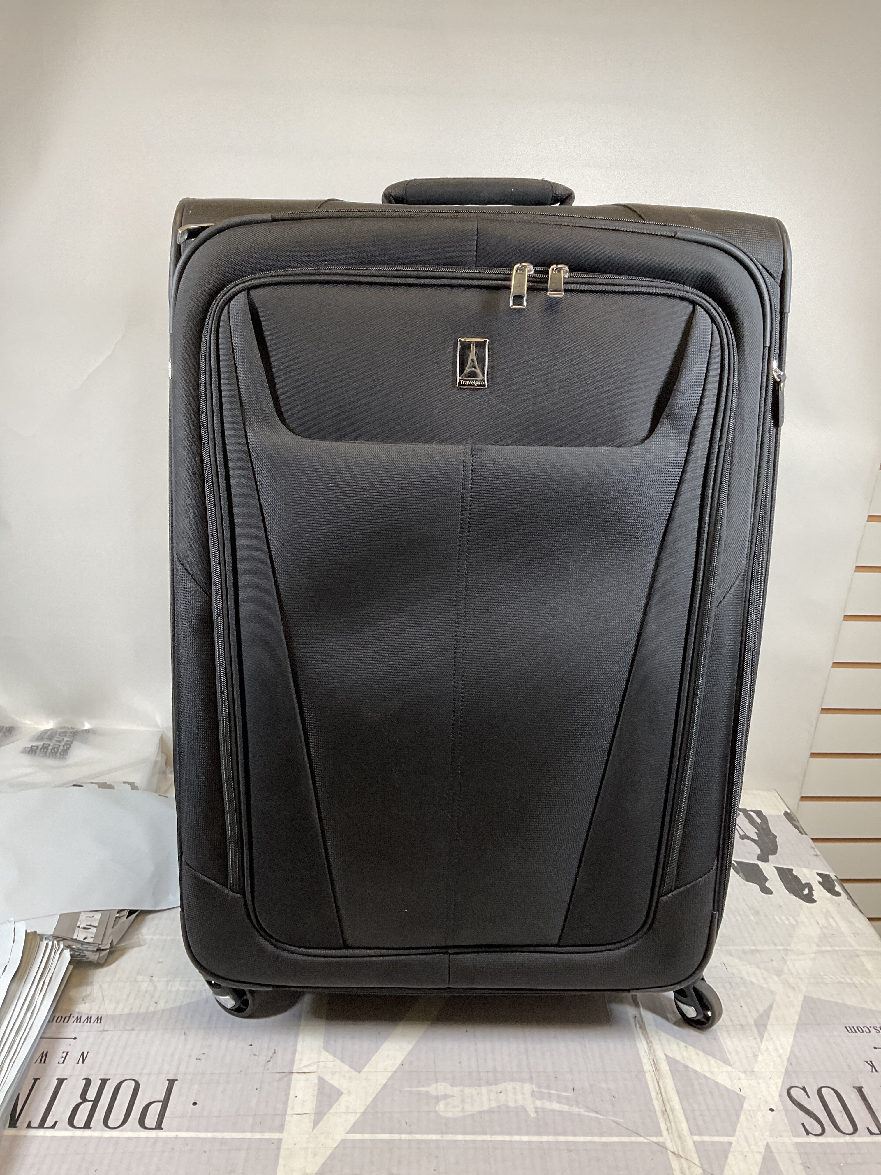 Travelpro Maxlite 5 Softside Expandable Luggage with 4 Spinner Wheels, Lightweight Suitcase, Men and Women ( Black , Checked-Large 29-Inch ) Black Checked Large 29 Inch U43