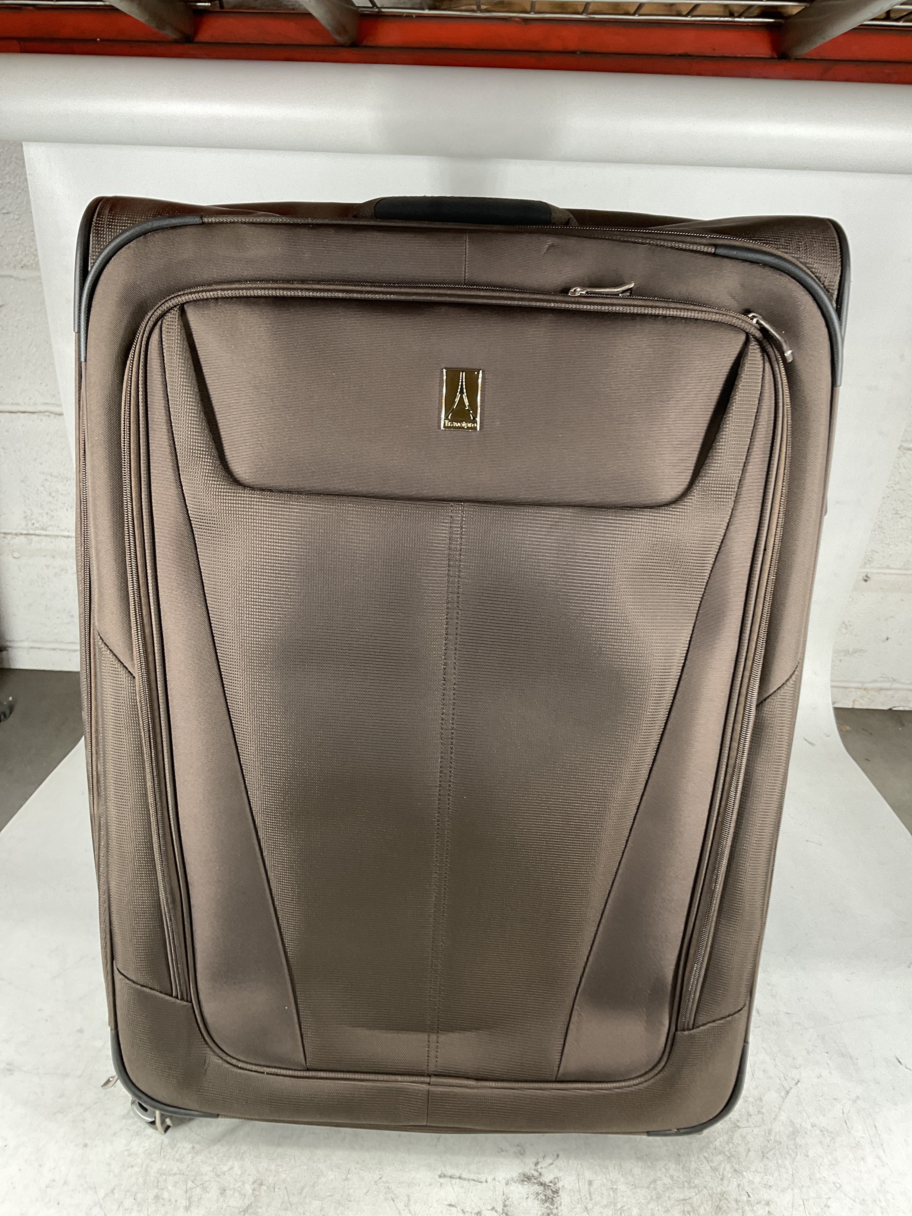 Travelpro Maxlite 5 Softside Expandable Luggage with 4 Spinner Wheels, Lightweight Suitcase, Men and Women U12