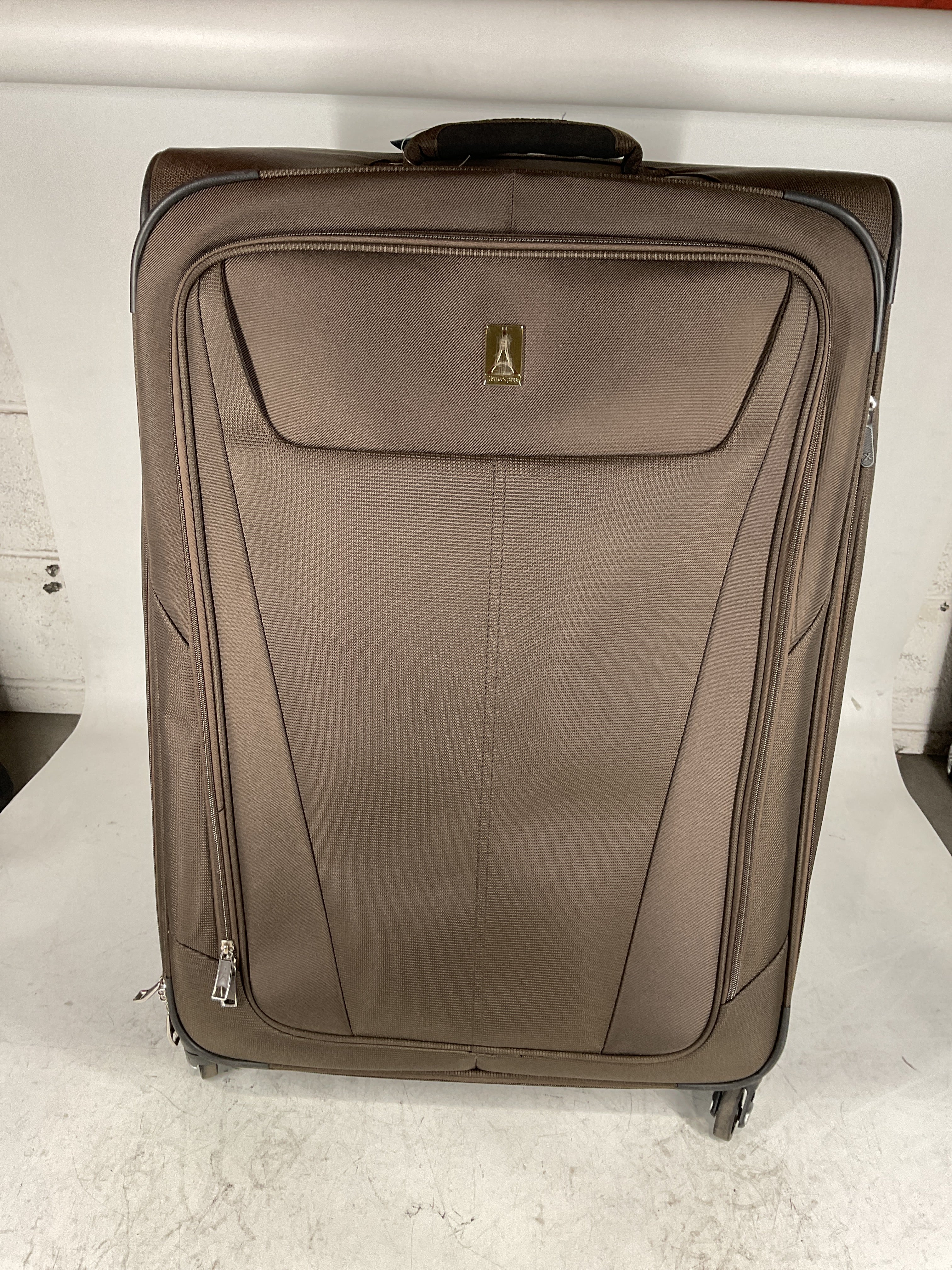 Travelpro Maxlite 5 Softside Expandable Luggage with 4 Spinner Wheels, Lightweight Suitcase, Men and Women U8