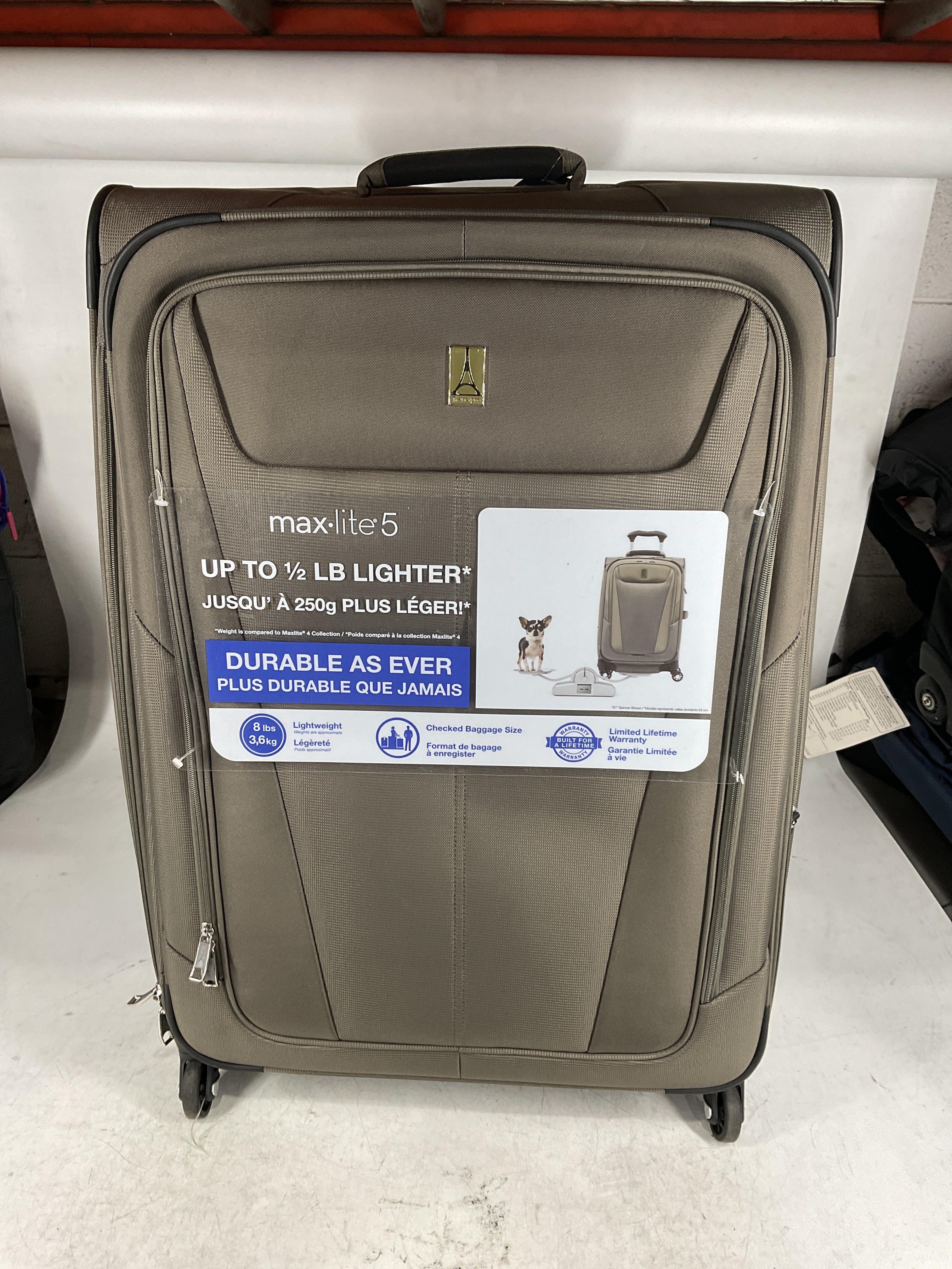 Travelpro Maxlite 5 Softside Expandable Luggage with 4 Spinner Wheels, Lightweight Suitcase, Men and Women U6