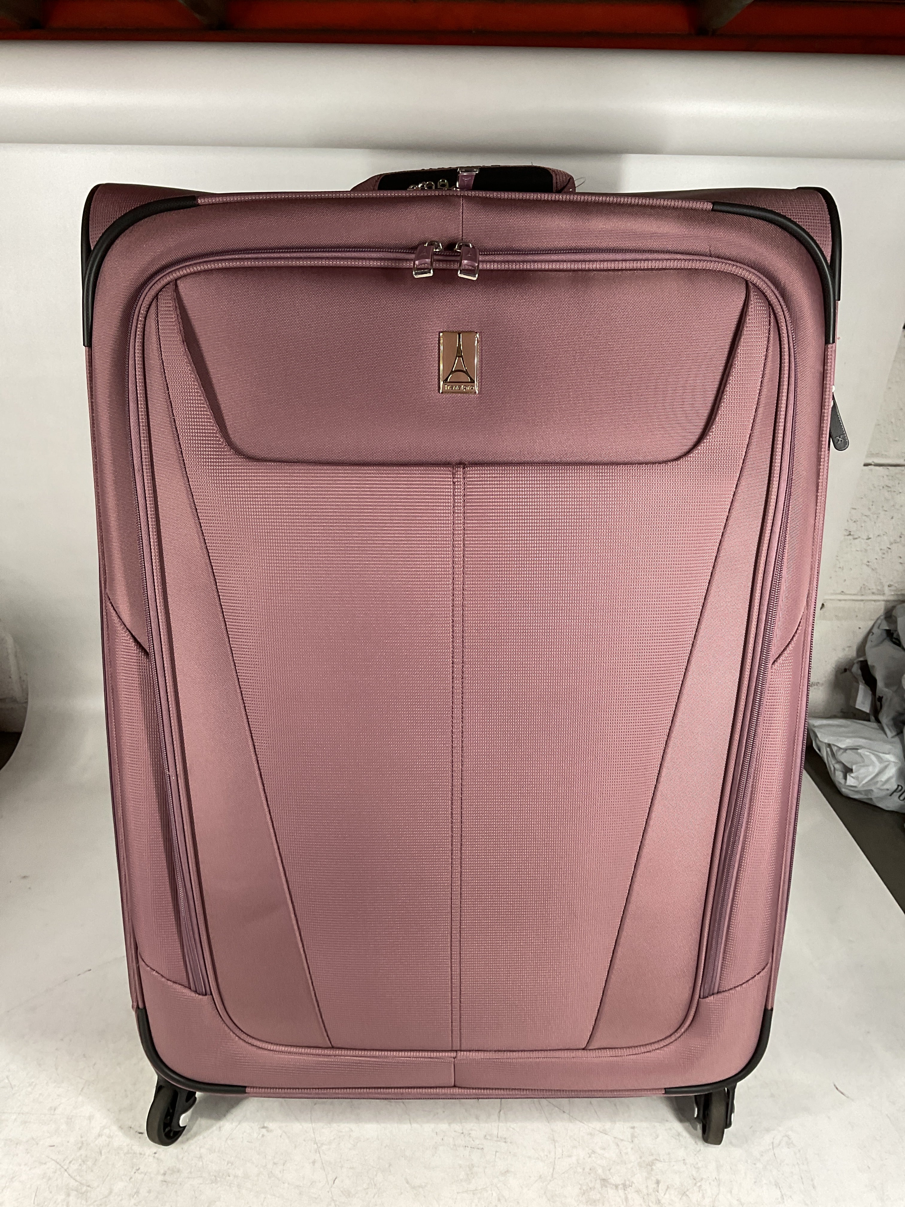 Travelpro Maxlite 5 Softside Expandable Luggage with 4 Spinner Wheels, Lightweight Suitcase, Men and Women U5