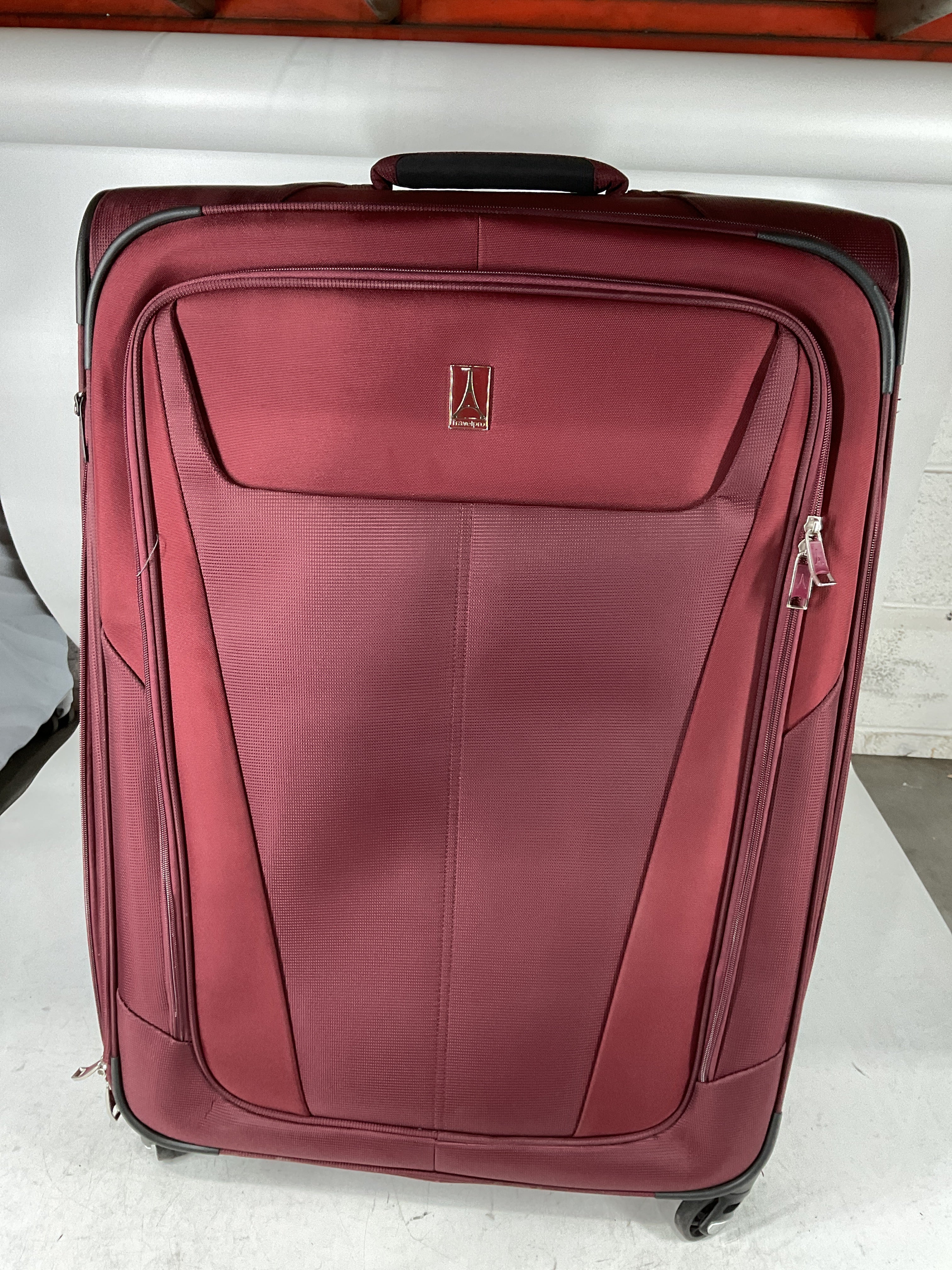 Travelpro Maxlite 5 Softside Expandable Luggage with 4 Spinner Wheels, Lightweight Suitcase, Men and Women U14