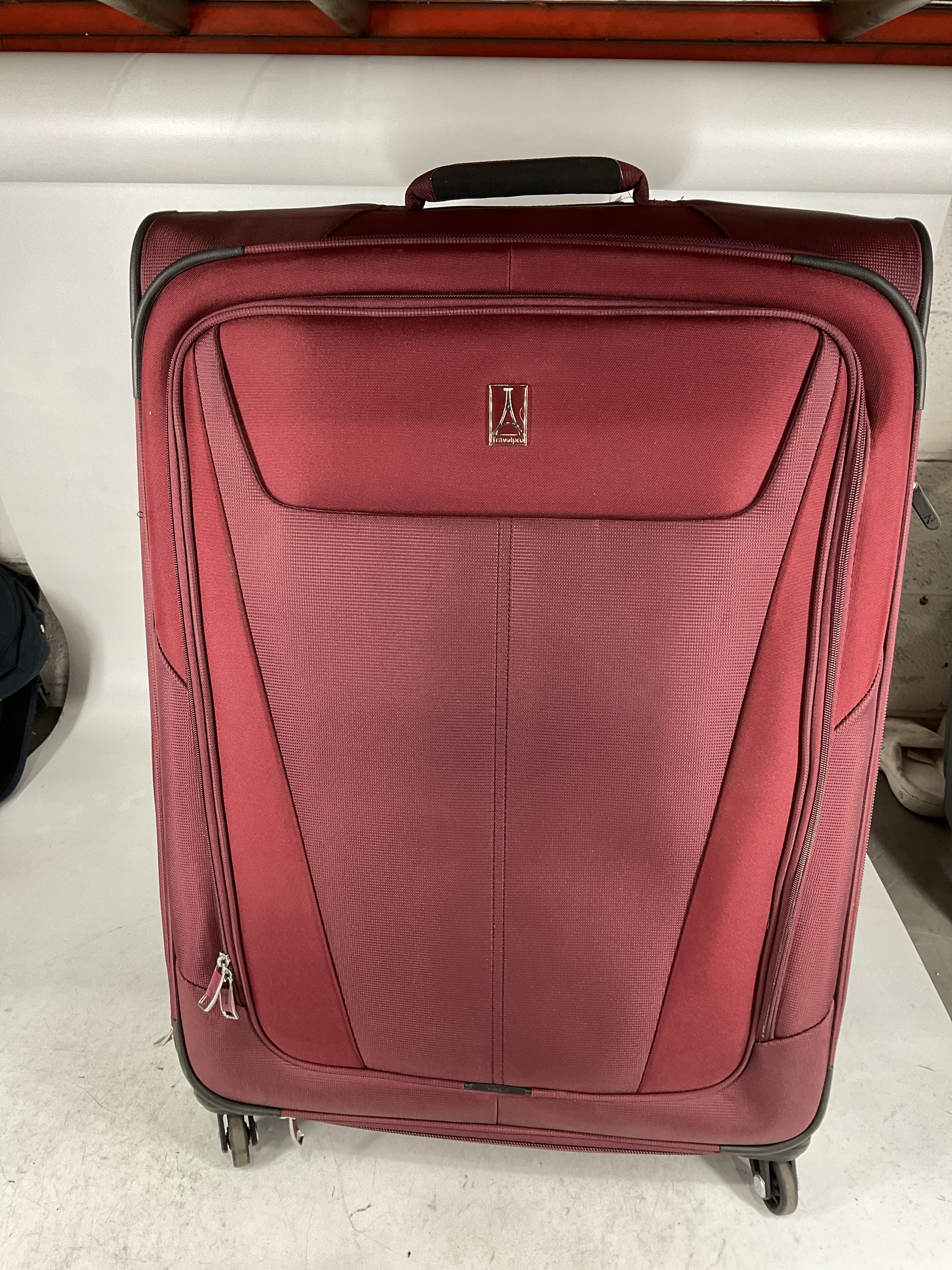 Travelpro Maxlite 5 Softside Expandable Luggage with 4 Spinner Wheels, Lightweight Suitcase, Men and Women U15
