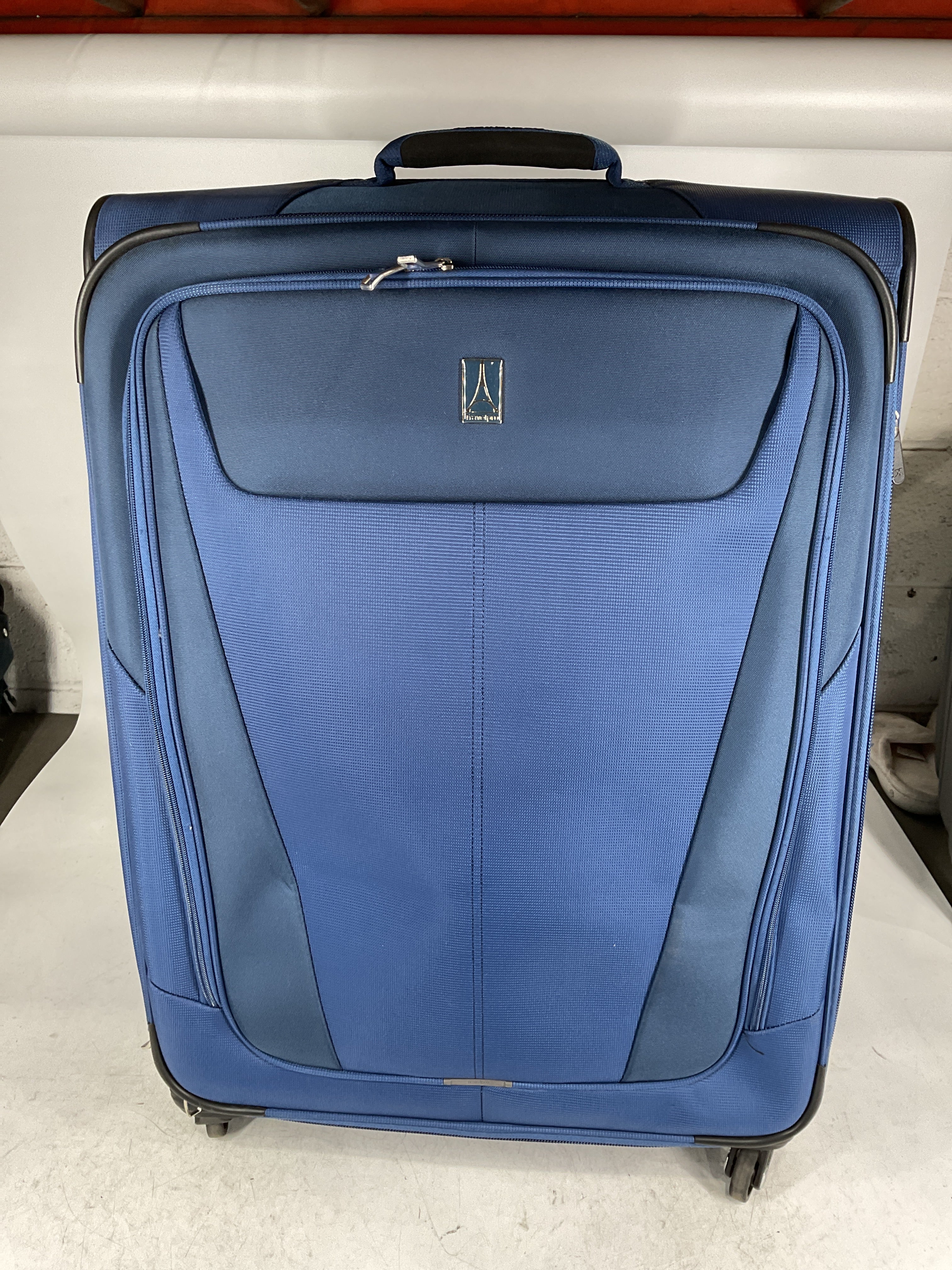 Travelpro Maxlite 5 Softside Expandable Luggage with 4 Spinner Wheels, Lightweight Suitcase, Men and Women U1