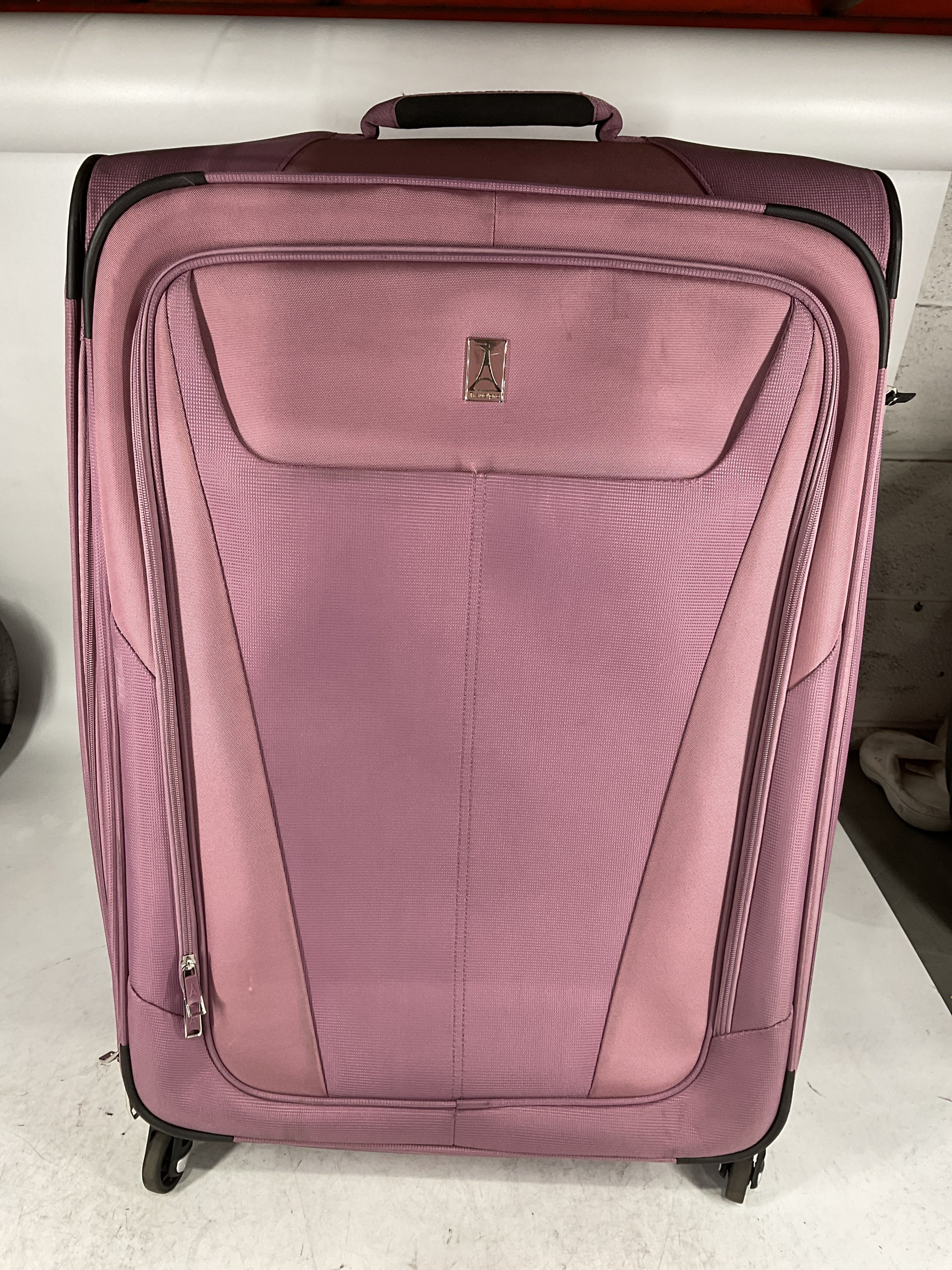 Travelpro Maxlite 5 Softside Expandable Luggage with 4 Spinner Wheels, Lightweight Suitcase, Men and Women U2