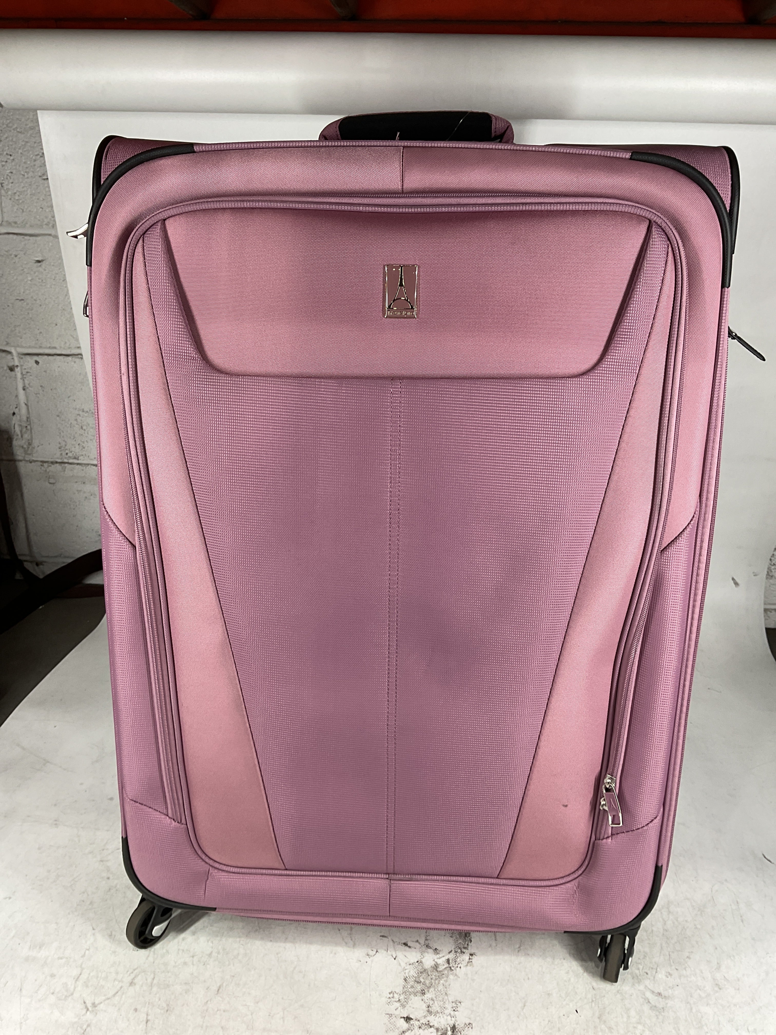 Travelpro Maxlite 5 Softside Expandable Luggage with 4 Spinner Wheels, Lightweight Suitcase, Men and Women U4