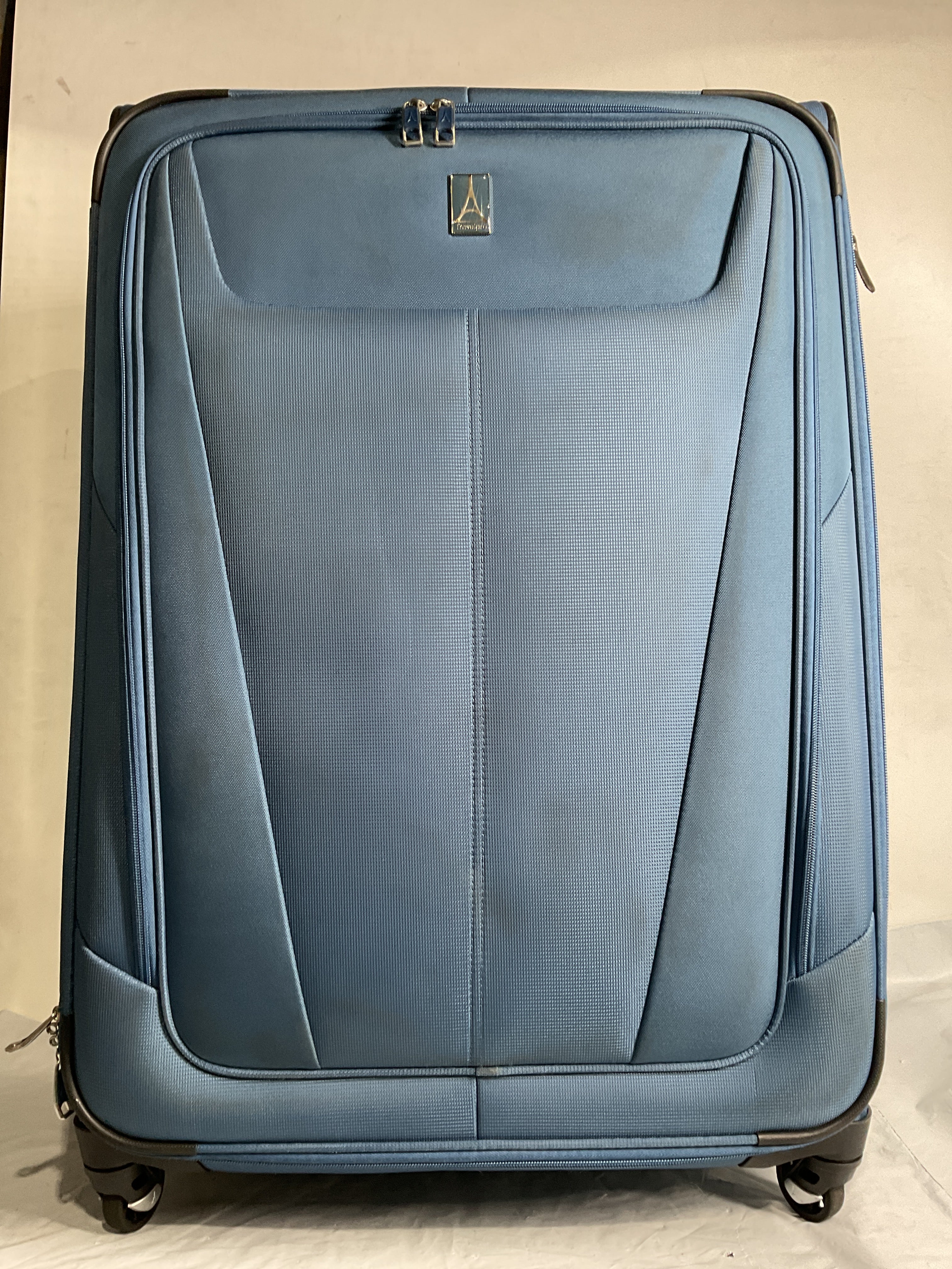Travelpro Maxlite 5 Softside Expandable Luggage with 4 Spinner Wheels, Lightweight Suitcase, Men and Women ( Ensign Blue , Checked-Large 29-Inch ) Ensign Blue Checked Large 29 Inch U15