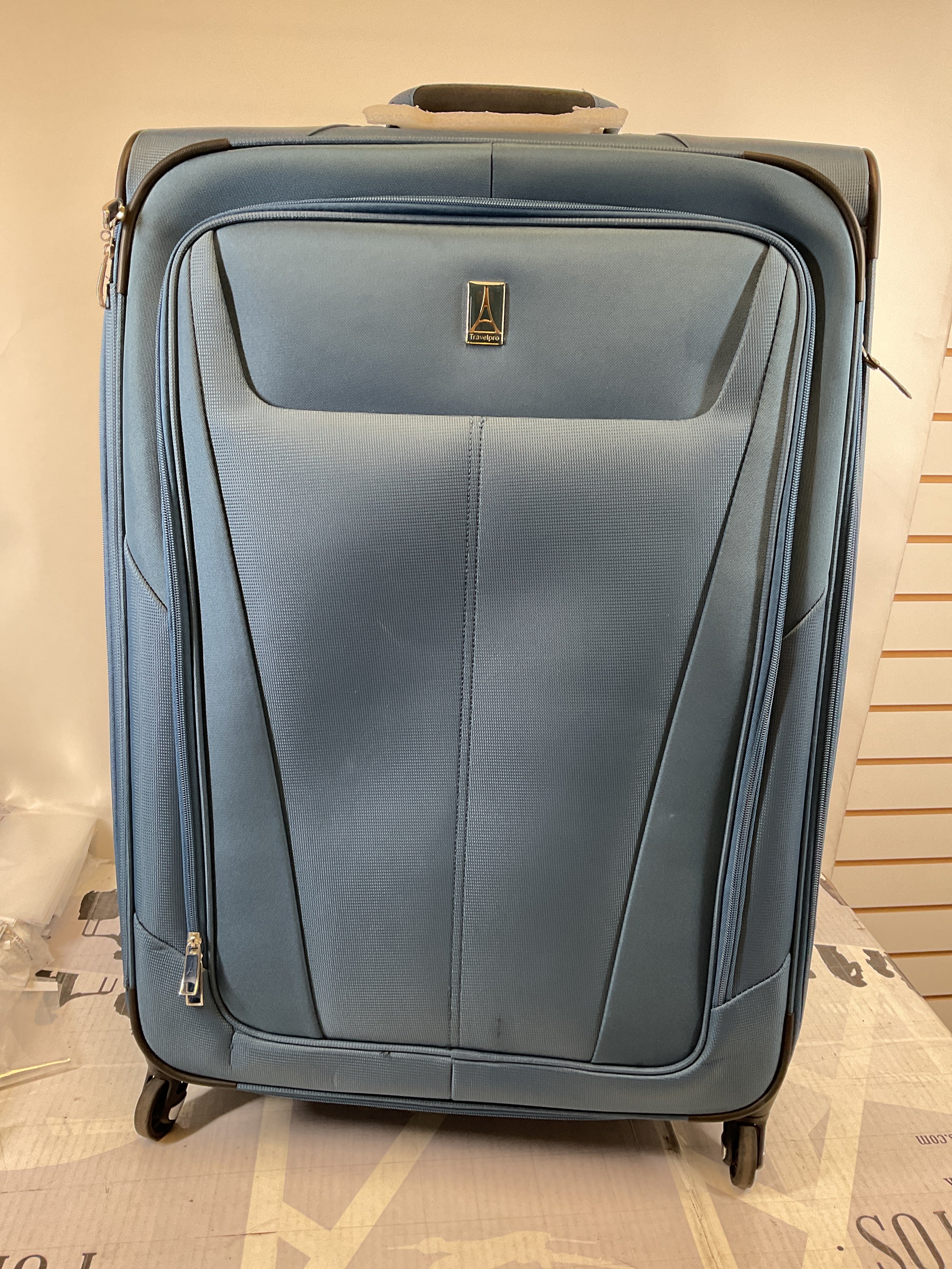 Travelpro Maxlite 5 Softside Expandable Luggage with 4 Spinner Wheels, Lightweight Suitcase, Men and Women ( Ensign Blue , Checked-Large 29-Inch ) Ensign Blue Checked Large 29 Inch U23