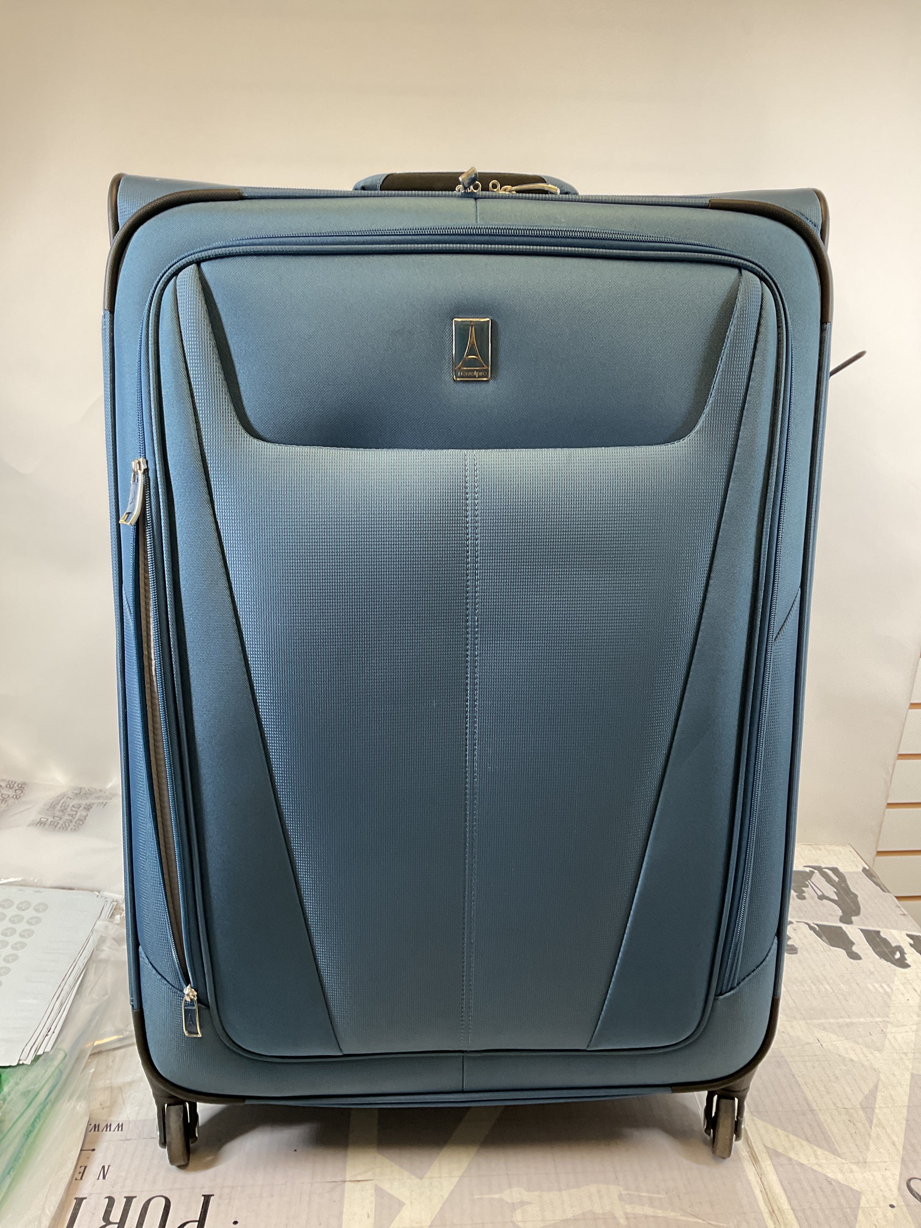 Travelpro Maxlite 5 Softside Expandable Luggage with 4 Spinner Wheels, Lightweight Suitcase, Men and Women ( Ensign Blue , Checked-Large 29-Inch ) Ensign Blue Checked Large 29 Inch U24