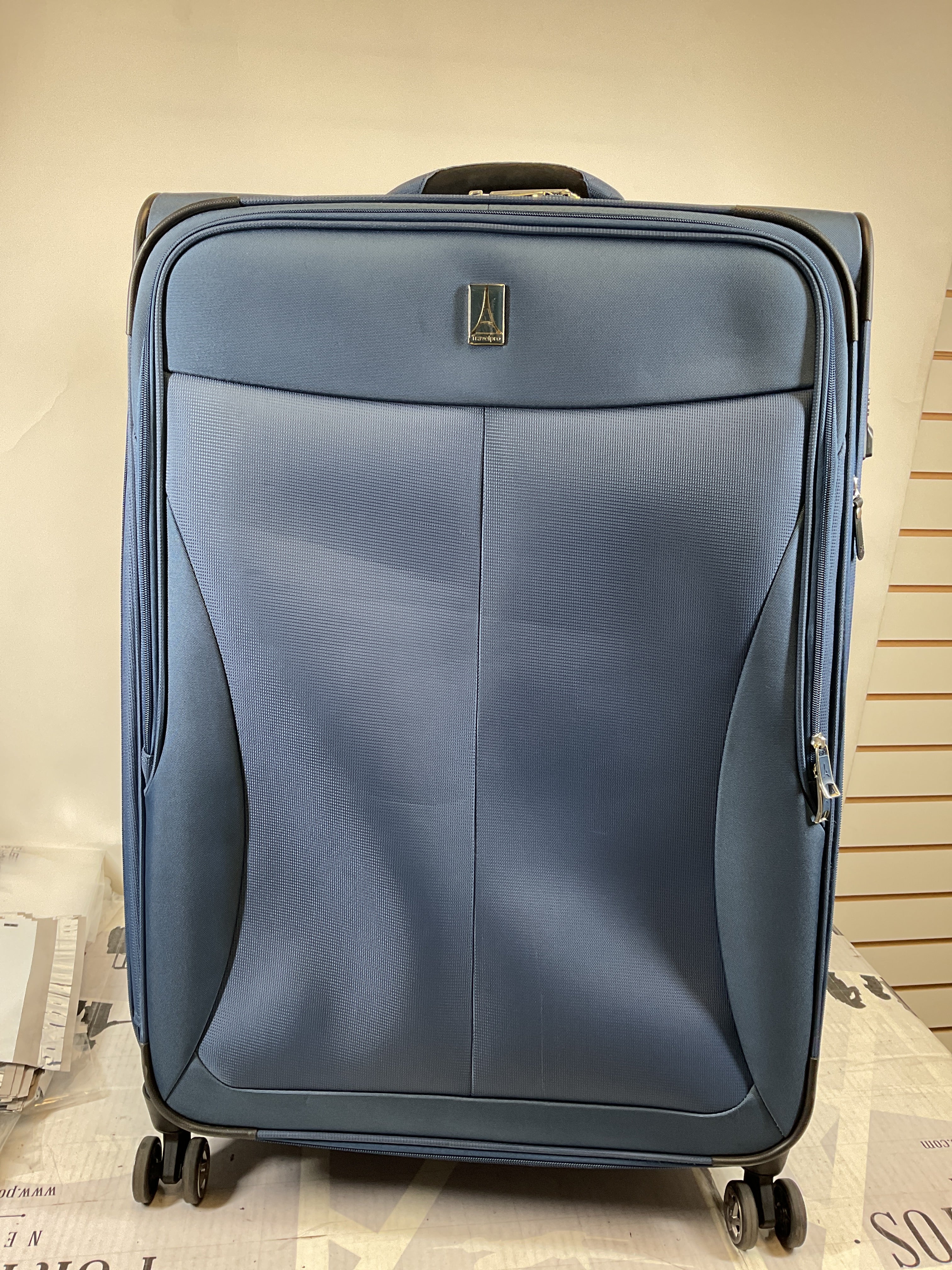 Travelpro Maxlite 5 Softside Expandable Luggage with 4 Spinner Wheels, Lightweight Suitcase, Men and Women ( Ensign Blue , Checked-Large 29-Inch ) Ensign Blue Checked Large 29 Inch U25