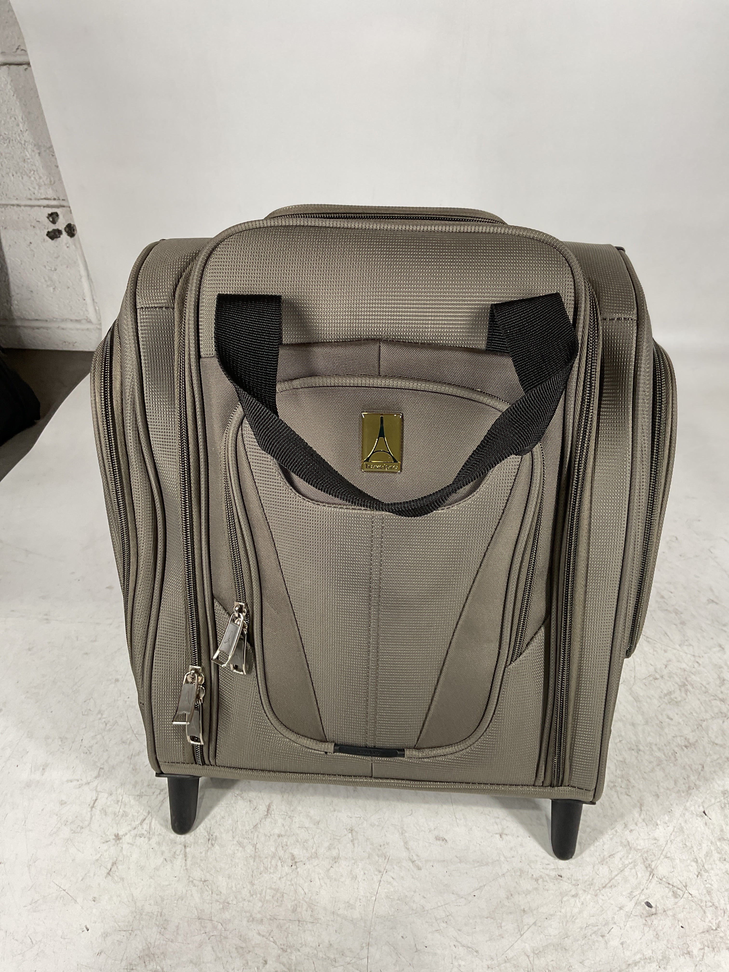 Travelpro Luggage Maxlite 5 Softside Lightweight Rolling Underseat Compact Carry on Upright 2 Wheel Bag, Men and Women U2
