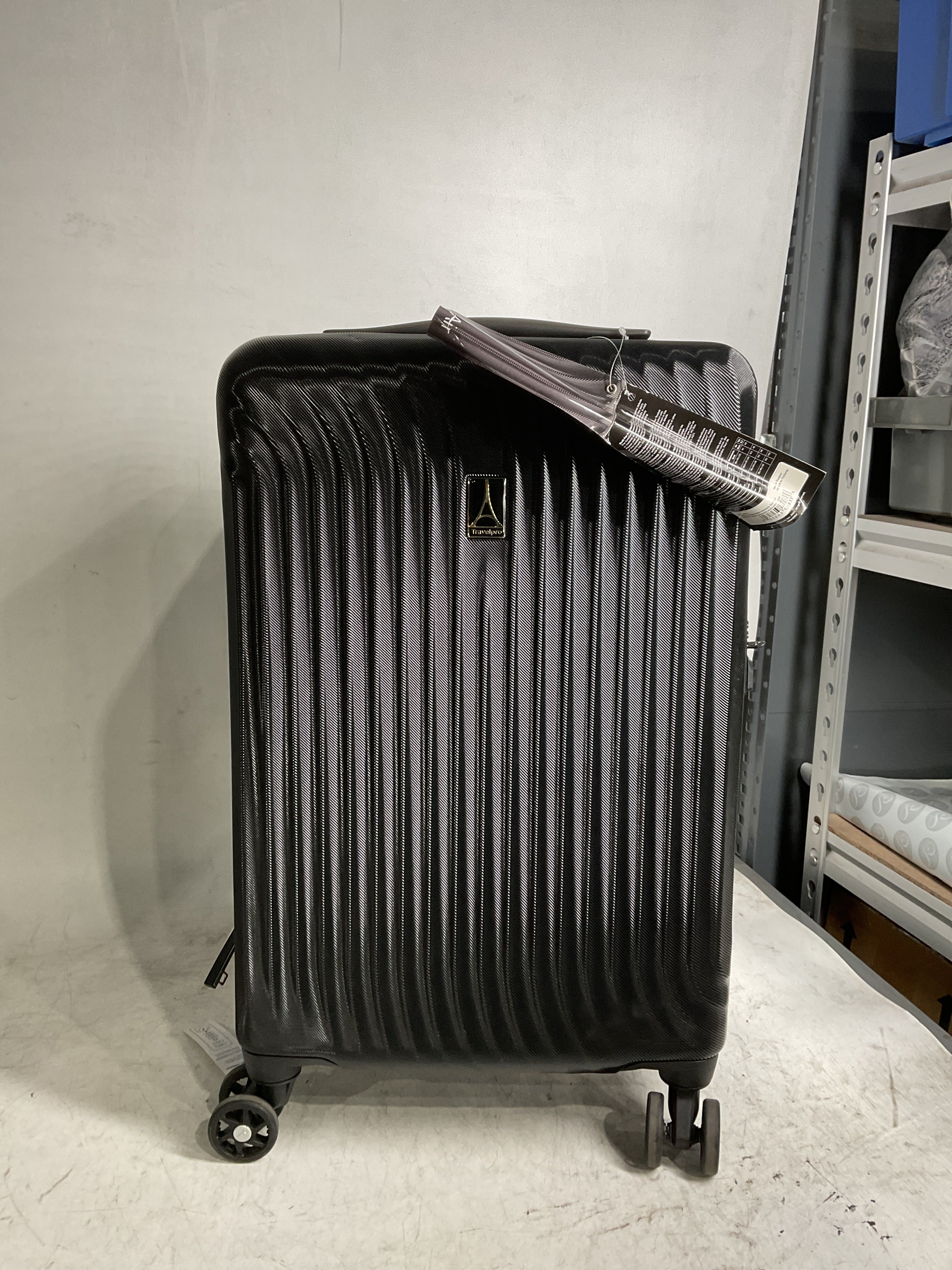 Travelpro Maxlite Air Hardside Expandable Luggage, 8 Spinner Wheels, Lightweight Hard Shell Polycarbonate ( Black , Carry-On 21-Inch ) Black Carry On 21 Inch U9