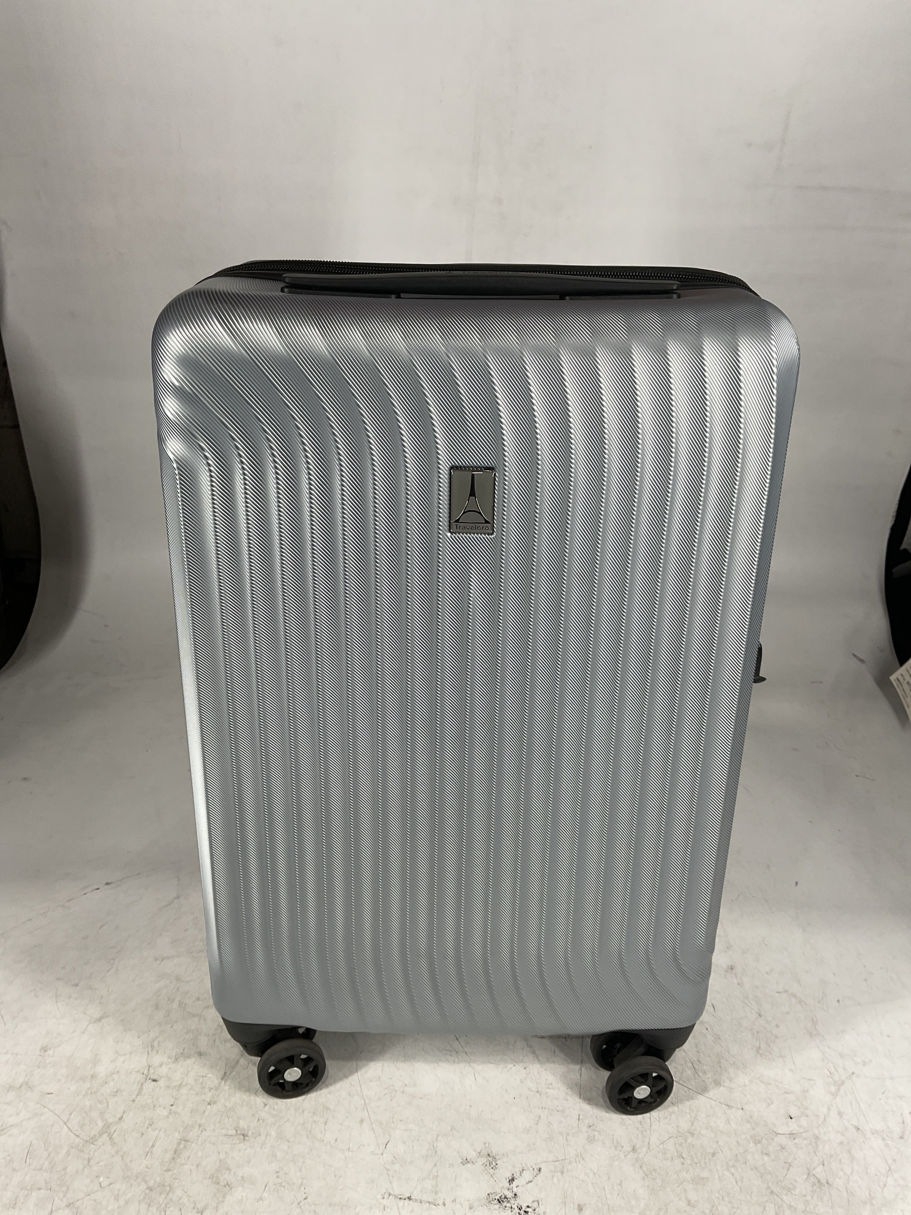 Travelpro Maxlite Air Hardside Expandable Luggage, 8 Spinner Wheels, Lightweight Hard Shell Polycarbonate U3