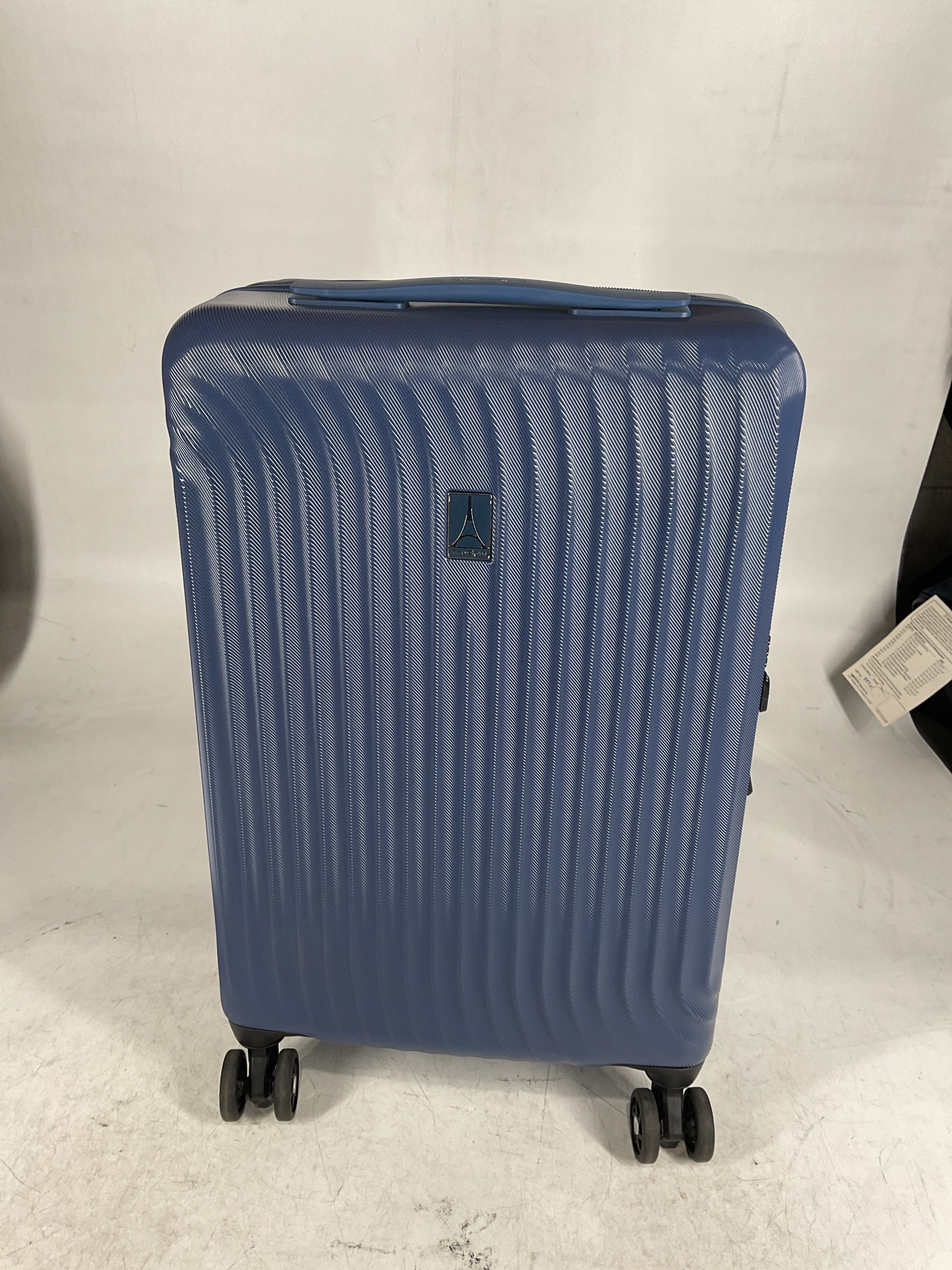 Travelpro Maxlite Air Hardside Expandable Luggage, 8 Spinner Wheels, Lightweight Hard Shell Polycarbonate U5