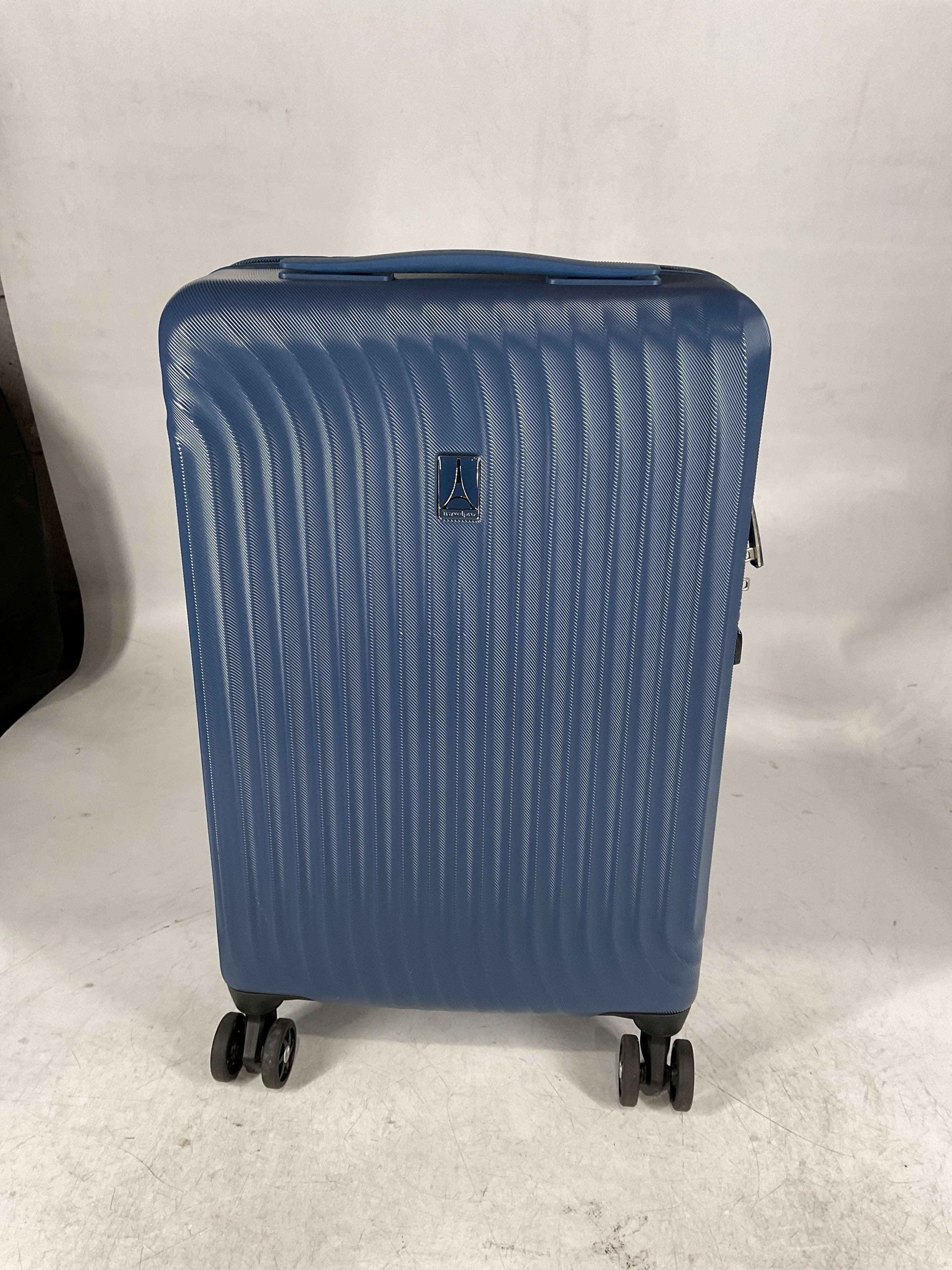 Travelpro Maxlite Air Hardside Expandable Luggage, 8 Spinner Wheels, Lightweight Hard Shell Polycarbonate Ensign Blue Carry On 21 Inch U6