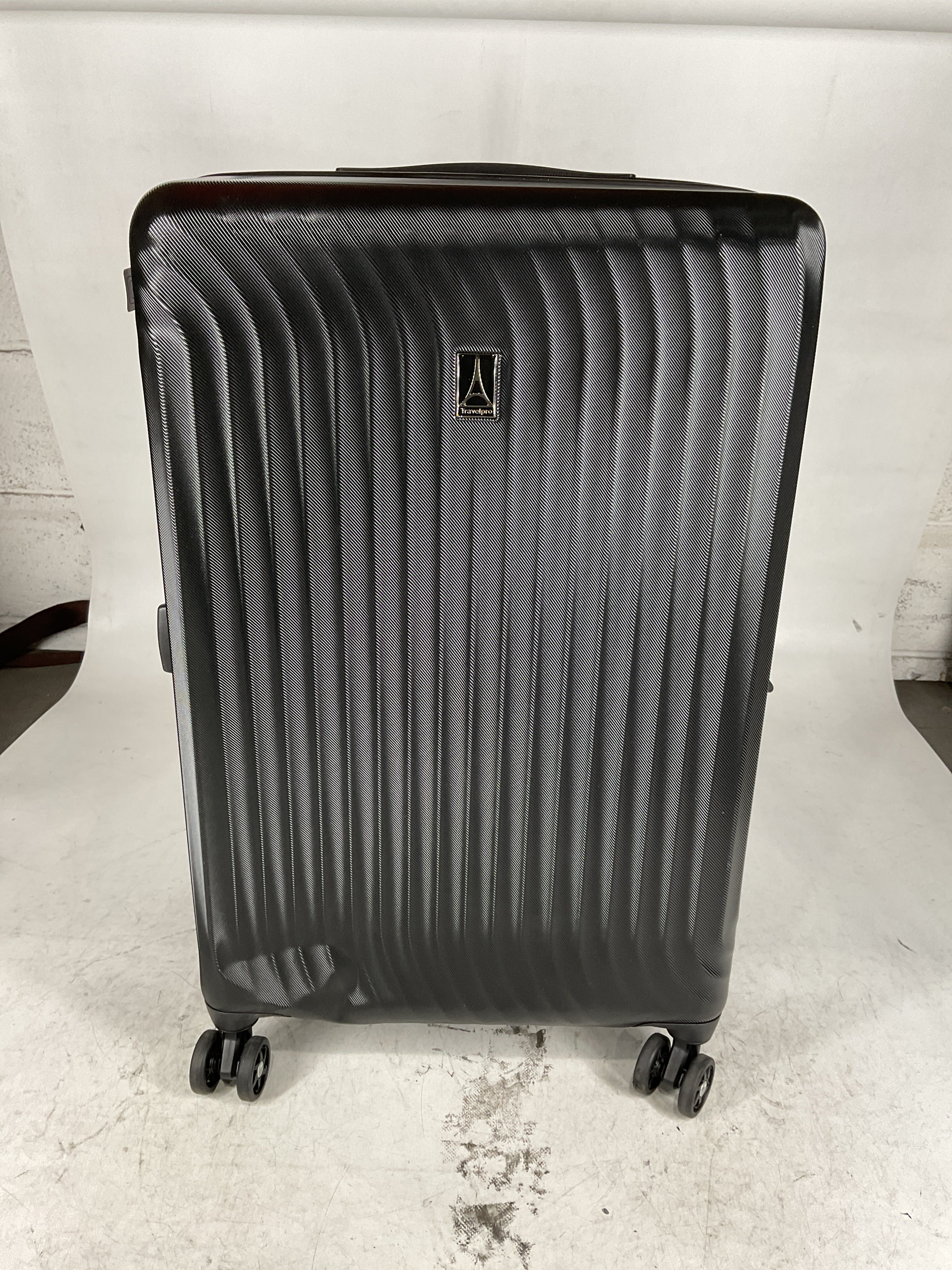 Travelpro Maxlite Air Hardside Expandable Luggage, 8 Spinner Wheels, Lightweight Hard Shell Polycarbonate U3