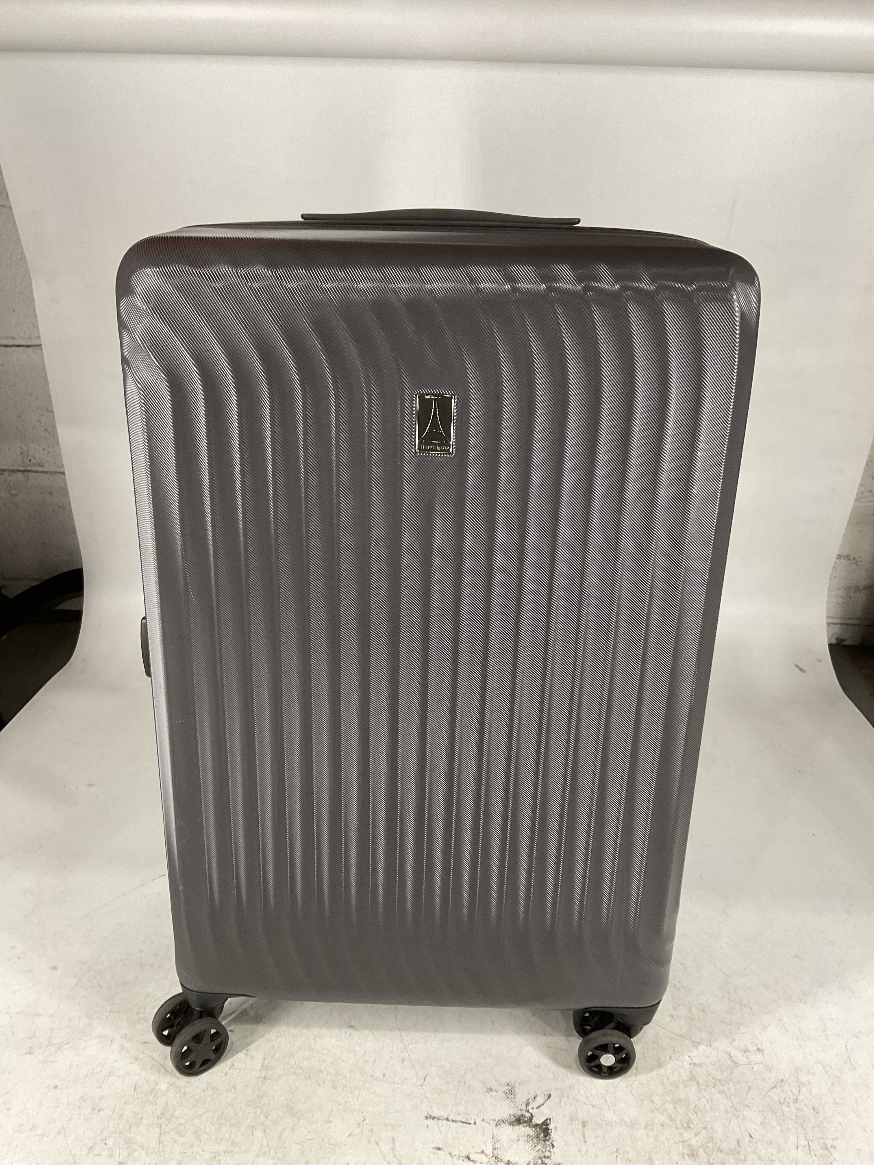 Travelpro Maxlite Air Hardside Expandable Luggage, 8 Spinner Wheels, Lightweight Hard Shell Polycarbonate U4
