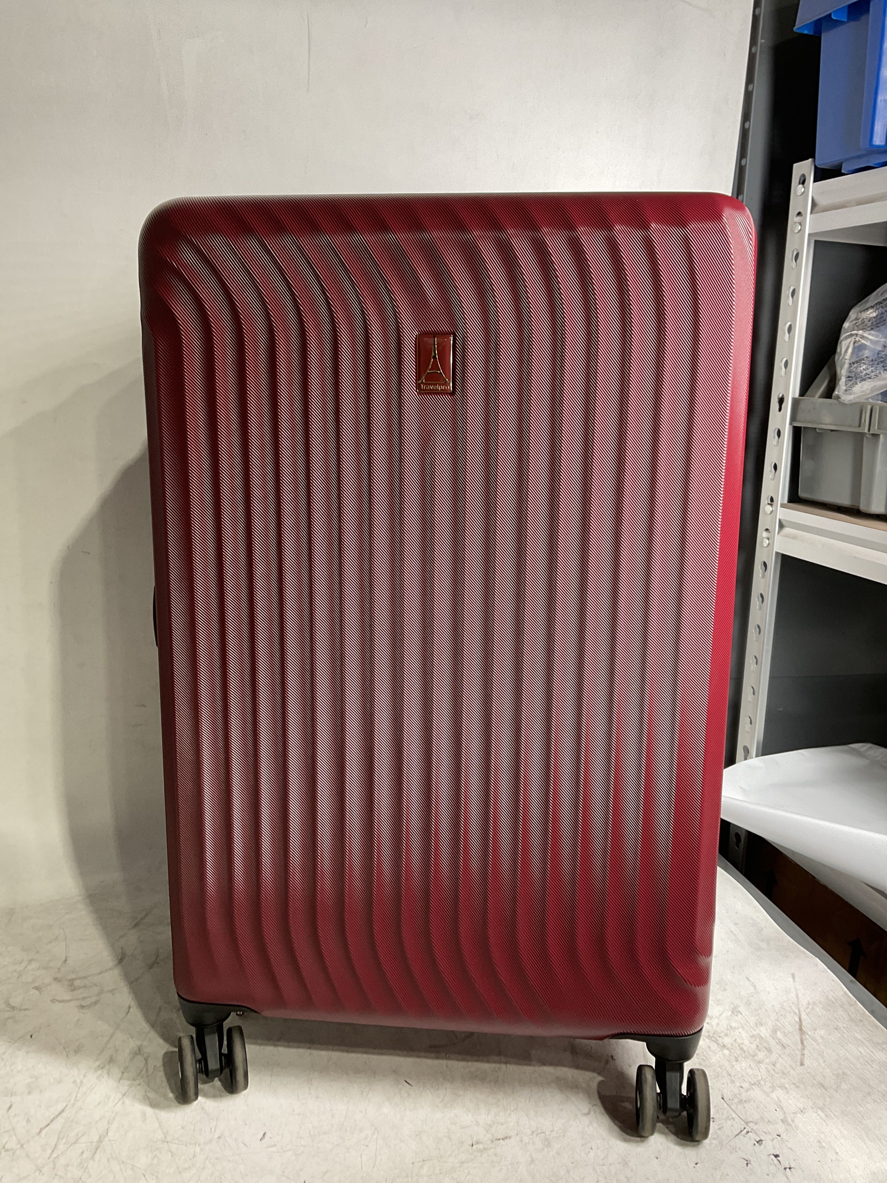 Travelpro Maxlite Air Hardside Expandable Luggage, 8 Spinner Wheels, Lightweight Hard Shell Polycarbonate ( Cabernet , Checked-Medium 25-Inch ) Cabernet Checked Medium 25 Inch U13