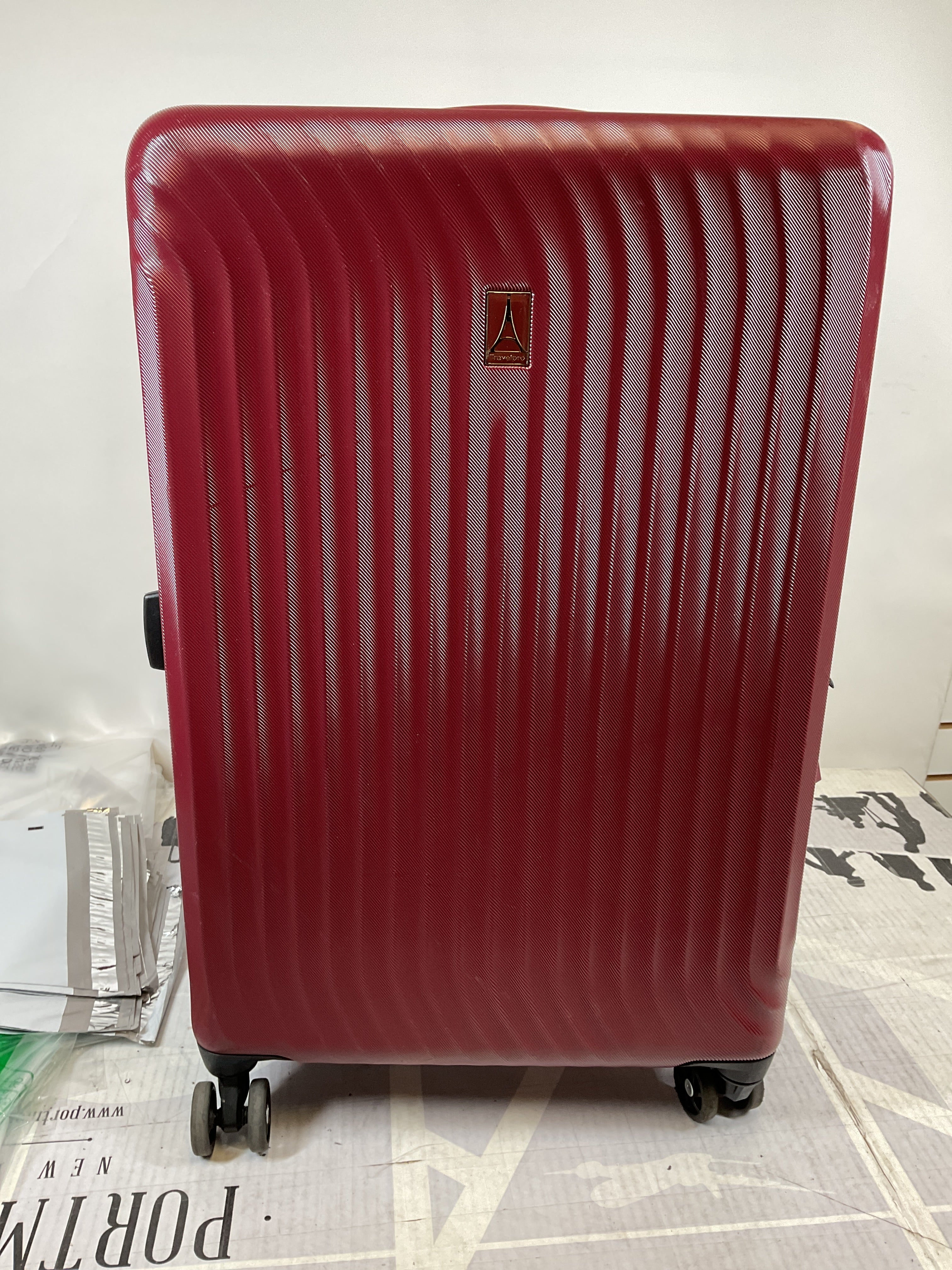 Travelpro Maxlite Air Hardside Expandable Luggage, 8 Spinner Wheels, Lightweight Hard Shell Polycarbonate ( Cabernet , Checked-Medium 25-Inch ) Cabernet Checked Medium 25 Inch U17