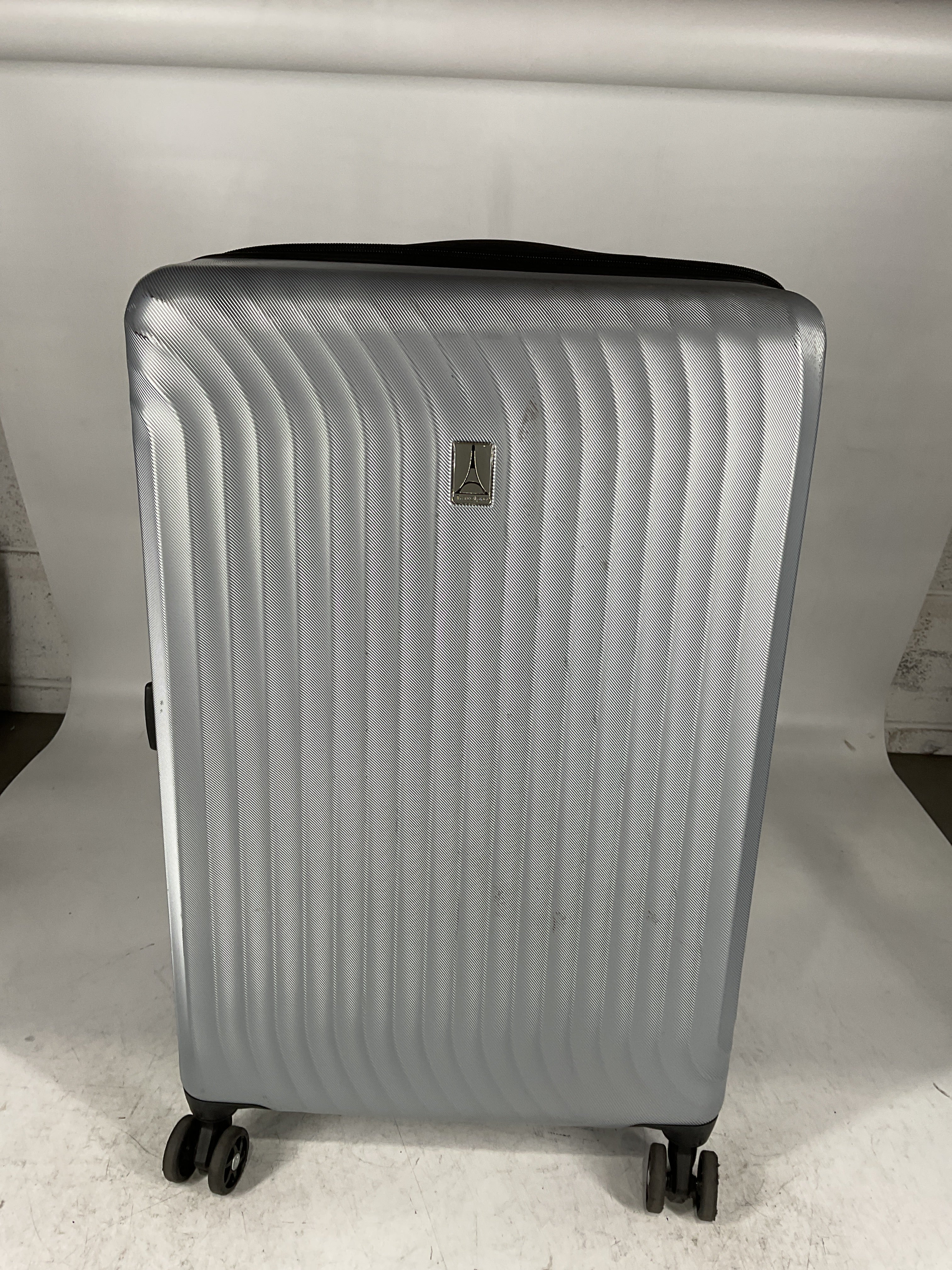 Travelpro Maxlite Air Hardside Expandable Luggage, 8 Spinner Wheels, Lightweight Hard Shell Polycarbonate U3
