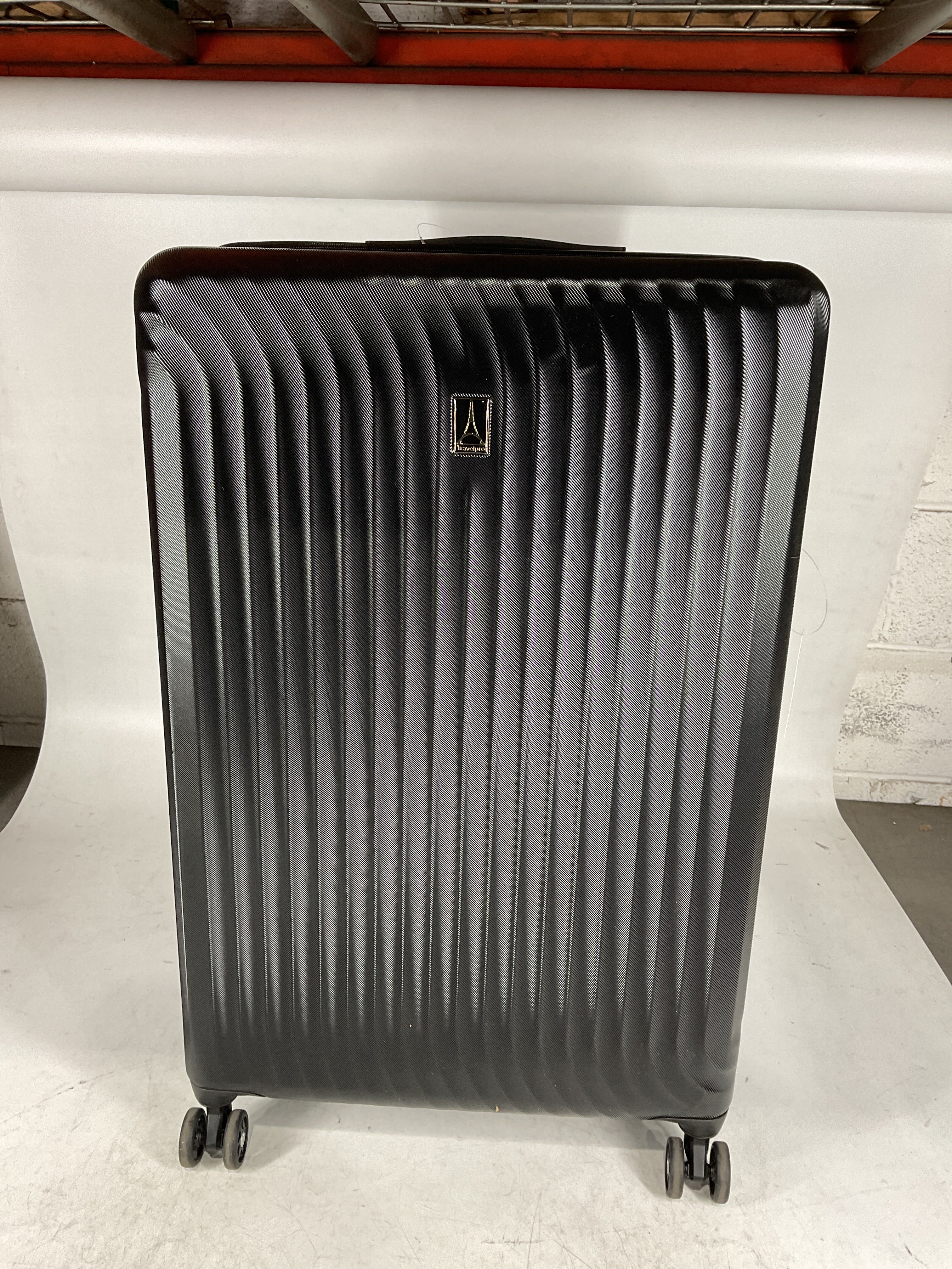 Travelpro Maxlite Air Hardside Expandable Luggage, 8 Spinner Wheels, Lightweight Hard Shell Polycarbonate U9