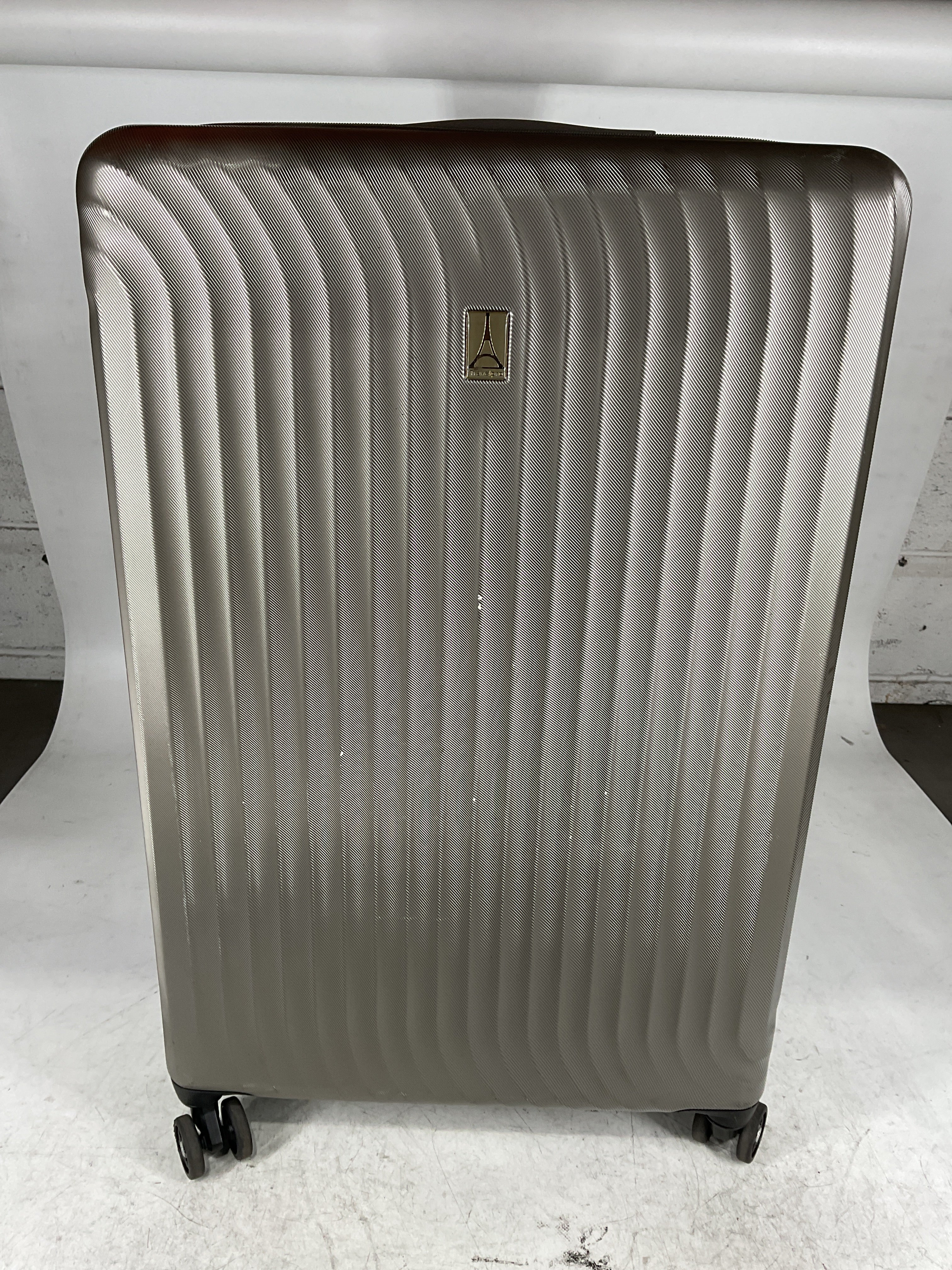 Travelpro Maxlite Air Hardside Expandable Luggage, 8 Spinner Wheels, Lightweight Hard Shell Polycarbonate U10