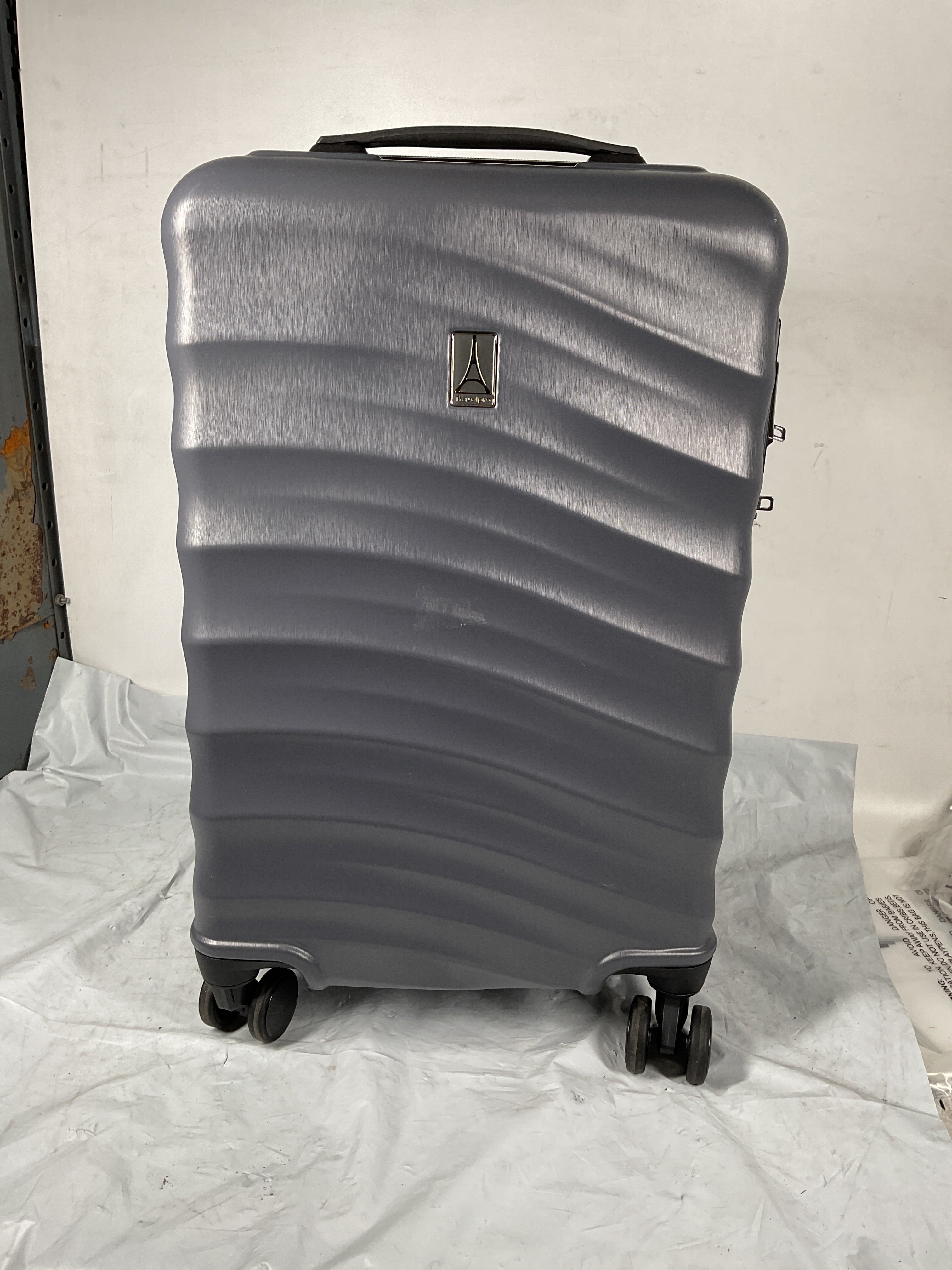Travelpro Maxlite Air V2 Hardside Expandable Luggage, 8 Spinner Wheels, Lightweight Hard Shell Suitcase, TSA lock ( Shadow Grey , Carry On 21-Inch ) Shadow Grey Carry On 21 Inch U5