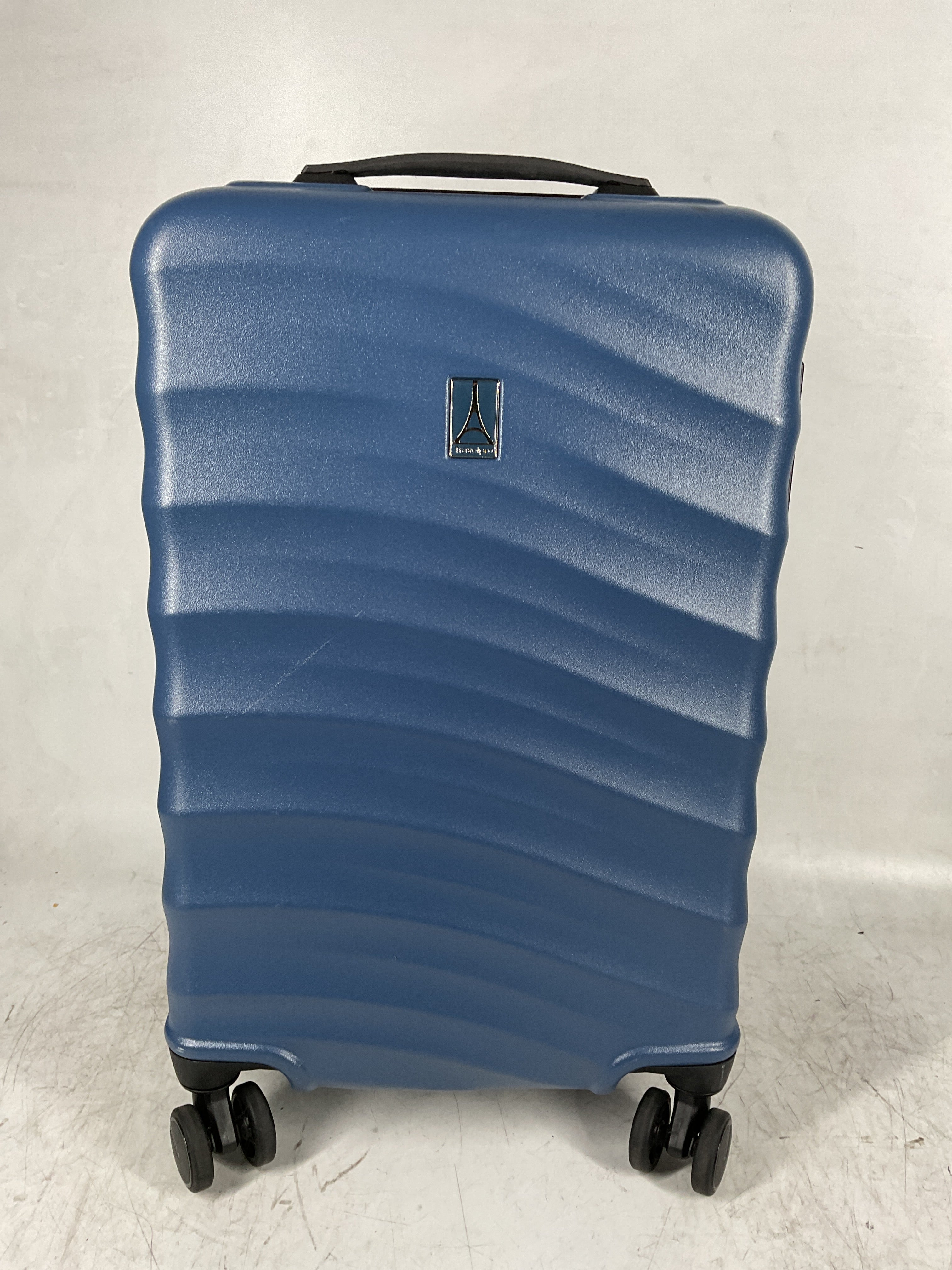 Travelpro Maxlite Air V2 Hardside Expandable Luggage, 8 Spinner Wheels, Lightweight Hard Shell Suitcase, TSA lock ( Ensign Blue , Carry On 21-Inch ) Ensign Blue Carry On 21 Inch U1