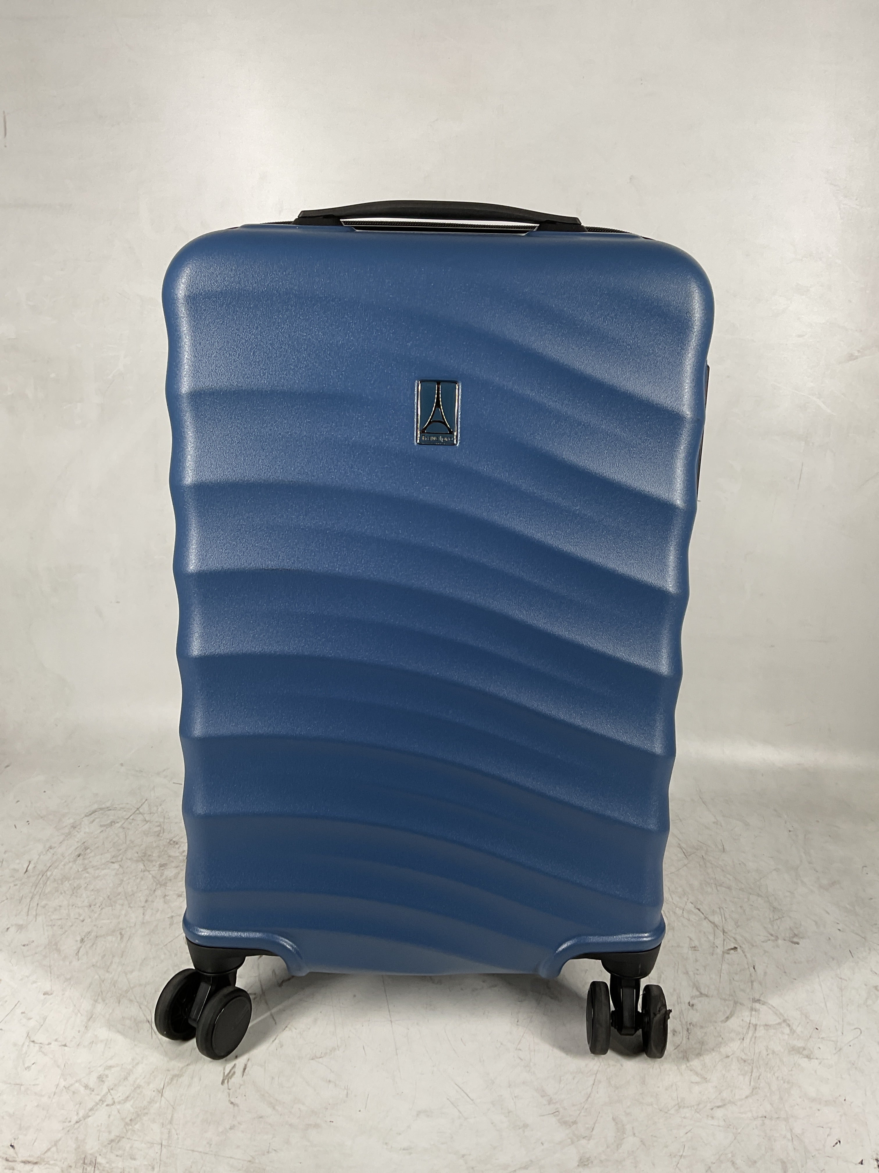 Travelpro Maxlite Air V2 Hardside Expandable Luggage, 8 Spinner Wheels, Lightweight Hard Shell Suitcase, TSA lock ( Ensign Blue , Carry On 21-Inch ) Ensign Blue Carry On 21 Inch U2
