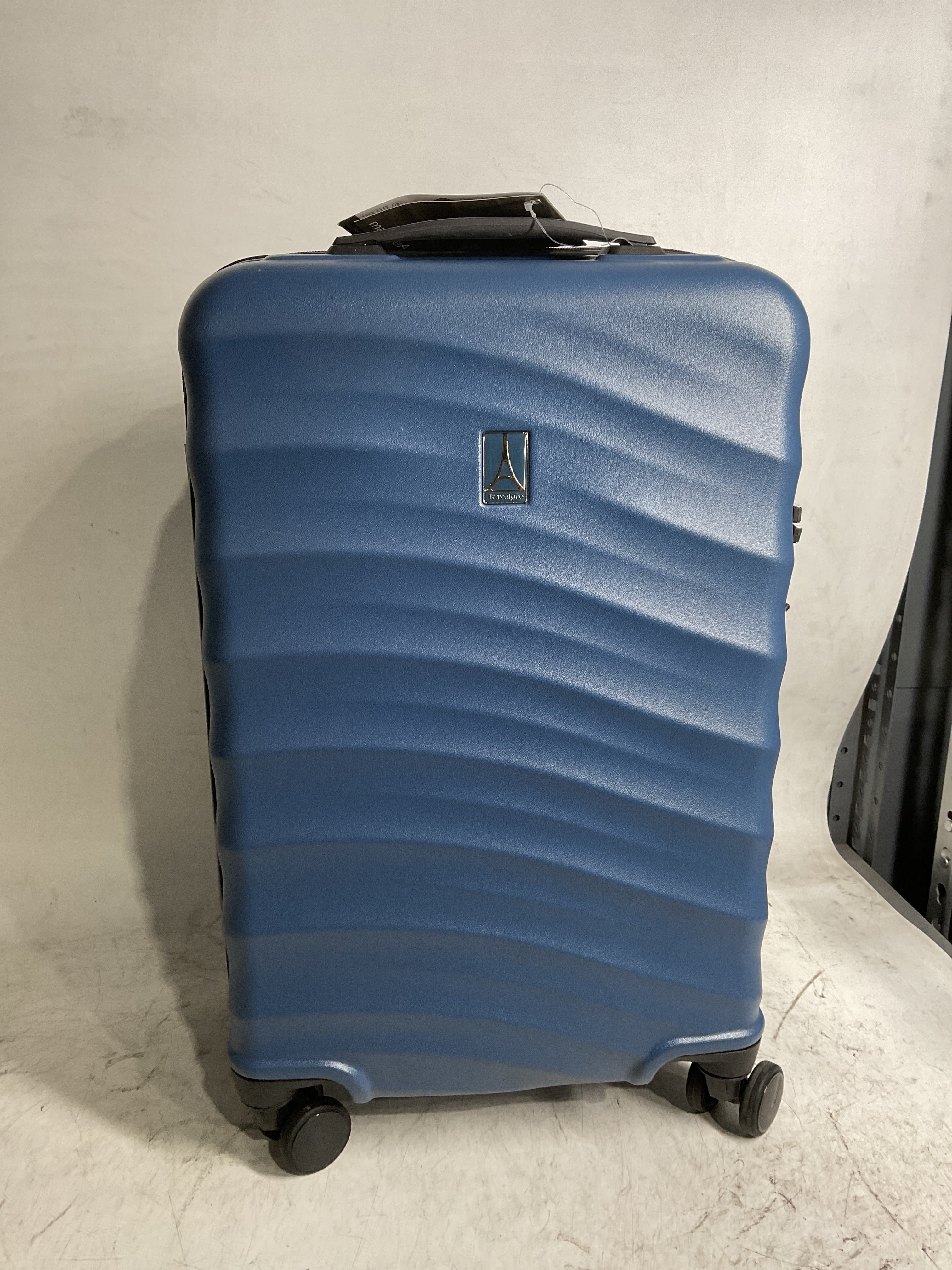Travelpro Maxlite Air V2 Hardside Expandable Luggage, 8 Spinner Wheels, Lightweight Hard Shell Suitcase, TSA lock ( Ensign Blue , Carry On 21-Inch ) Ensign Blue Carry On 21 Inch U3