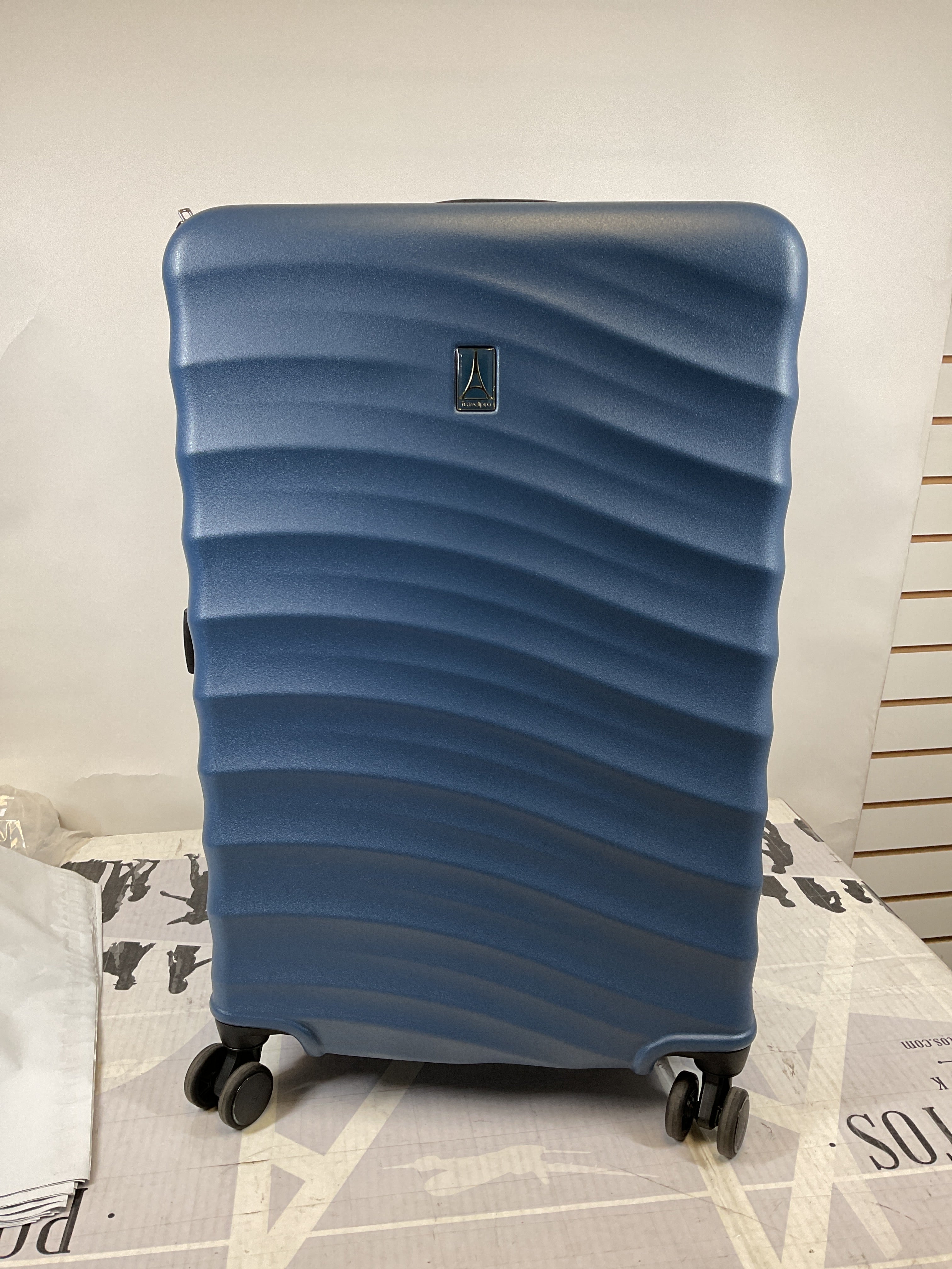 Travelpro Maxlite Air V2 Hardside Expandable Luggage, 8 Spinner Wheels, Lightweight Hard Shell Suitcase, TSA lock ( Ensign Blue , Checked Medium 25-Inch ) Ensign Blue Checked Medium 25 Inch U4