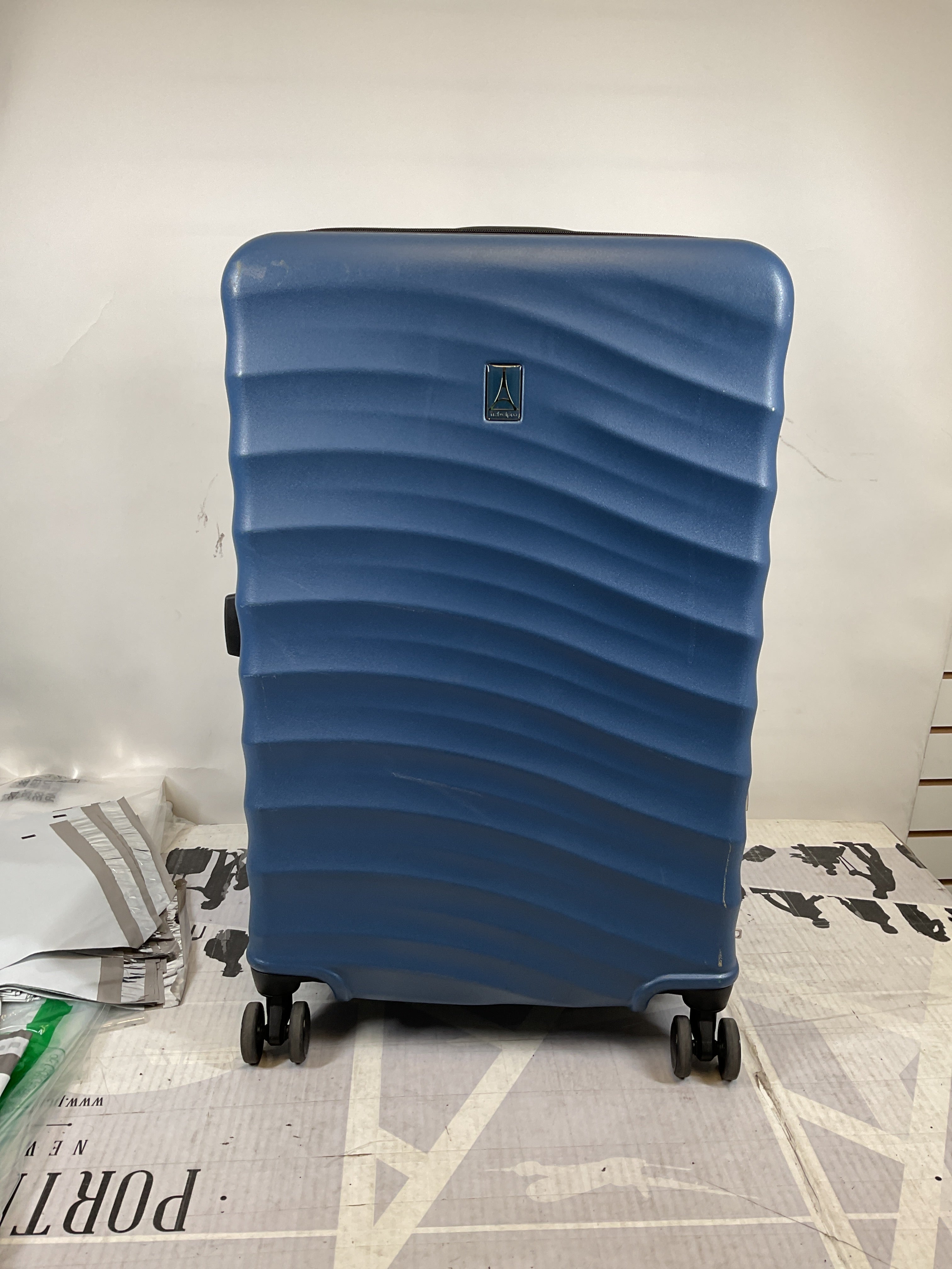 Travelpro Maxlite Air V2 Hardside Expandable Luggage, 8 Spinner Wheels, Lightweight Hard Shell Suitcase, TSA lock ( Ensign Blue , Checked Medium 25-Inch ) Ensign Blue Checked Medium 25 Inch U6