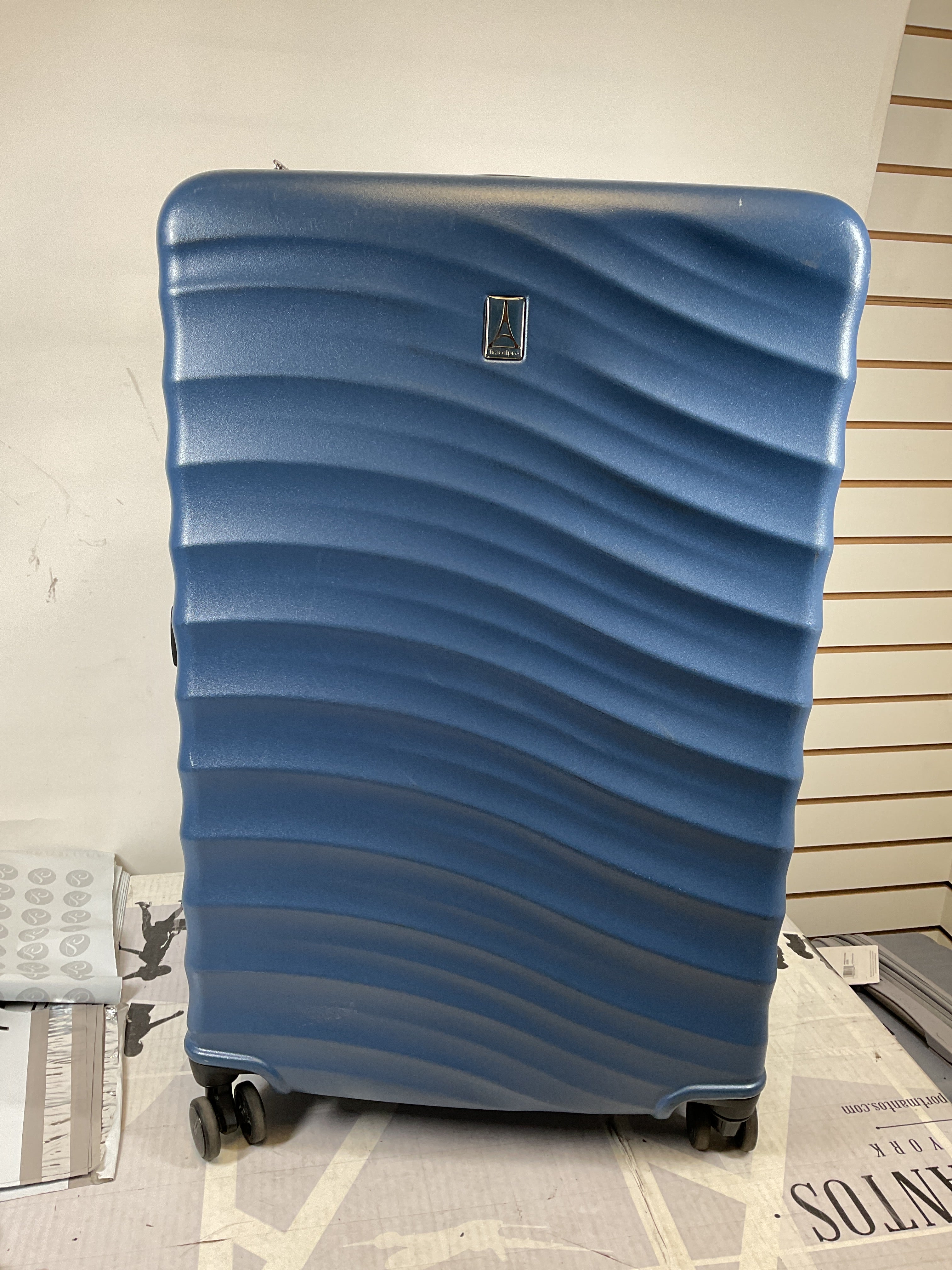 Travelpro Maxlite Air V2 Hardside Expandable Luggage, 8 Spinner Wheels, Lightweight Hard Shell Suitcase, TSA lock ( Ensign Blue , Checked Large 28-Inch ) Ensign Blue Checked Large 28 Inch U2